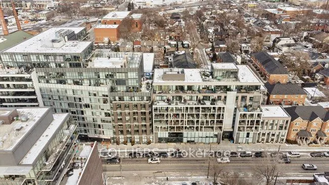 1230 Dundas Street E