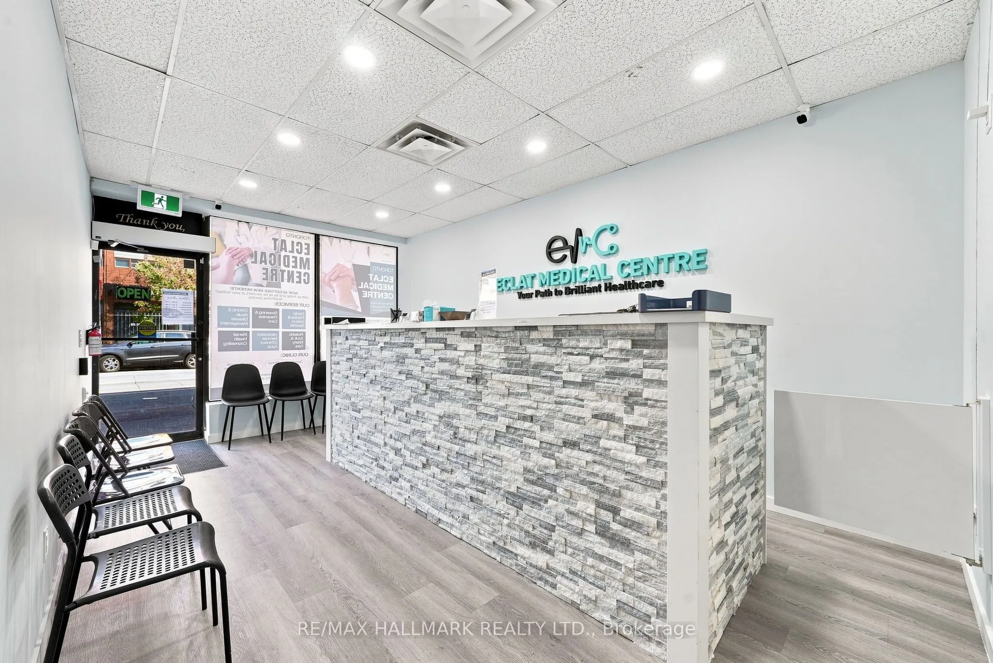 1487 Gerrard Street E