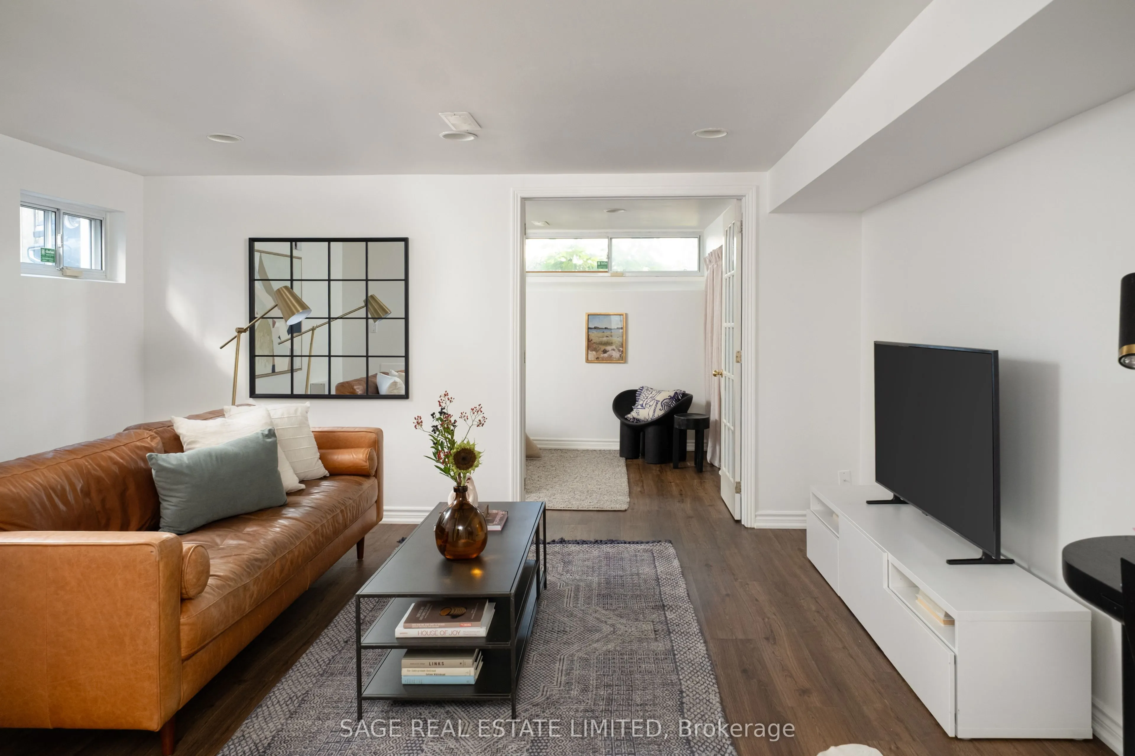 35 Chapman Avenue