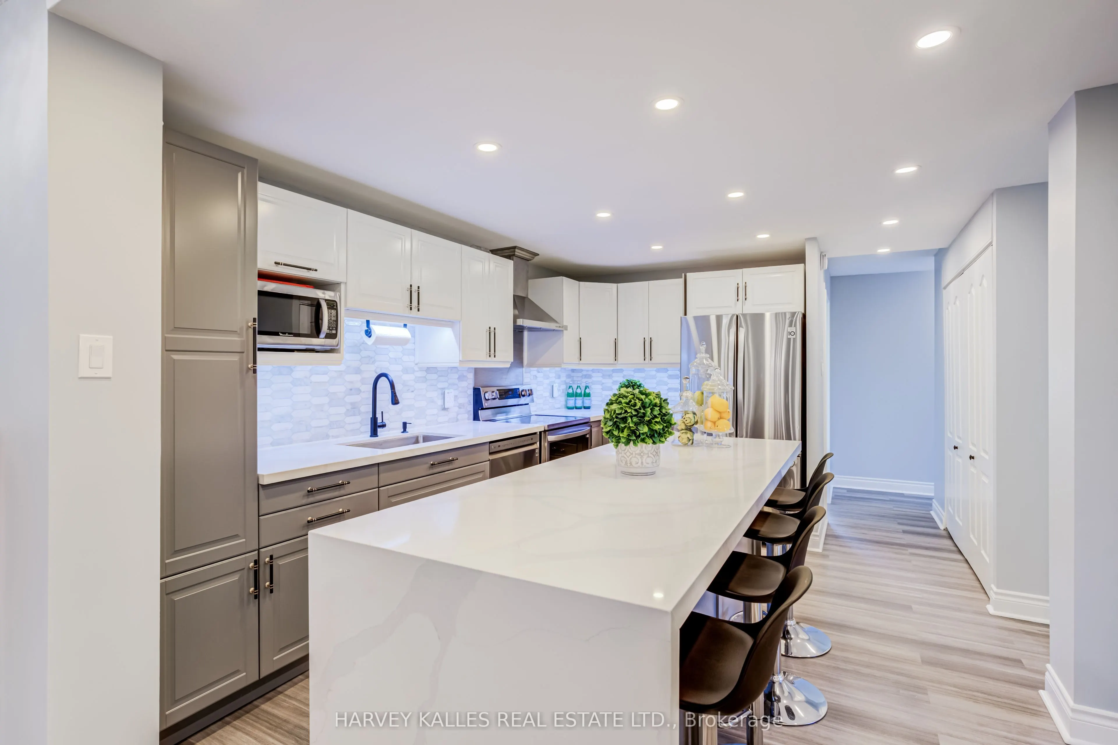 65 Huntingdale Boulevard #103