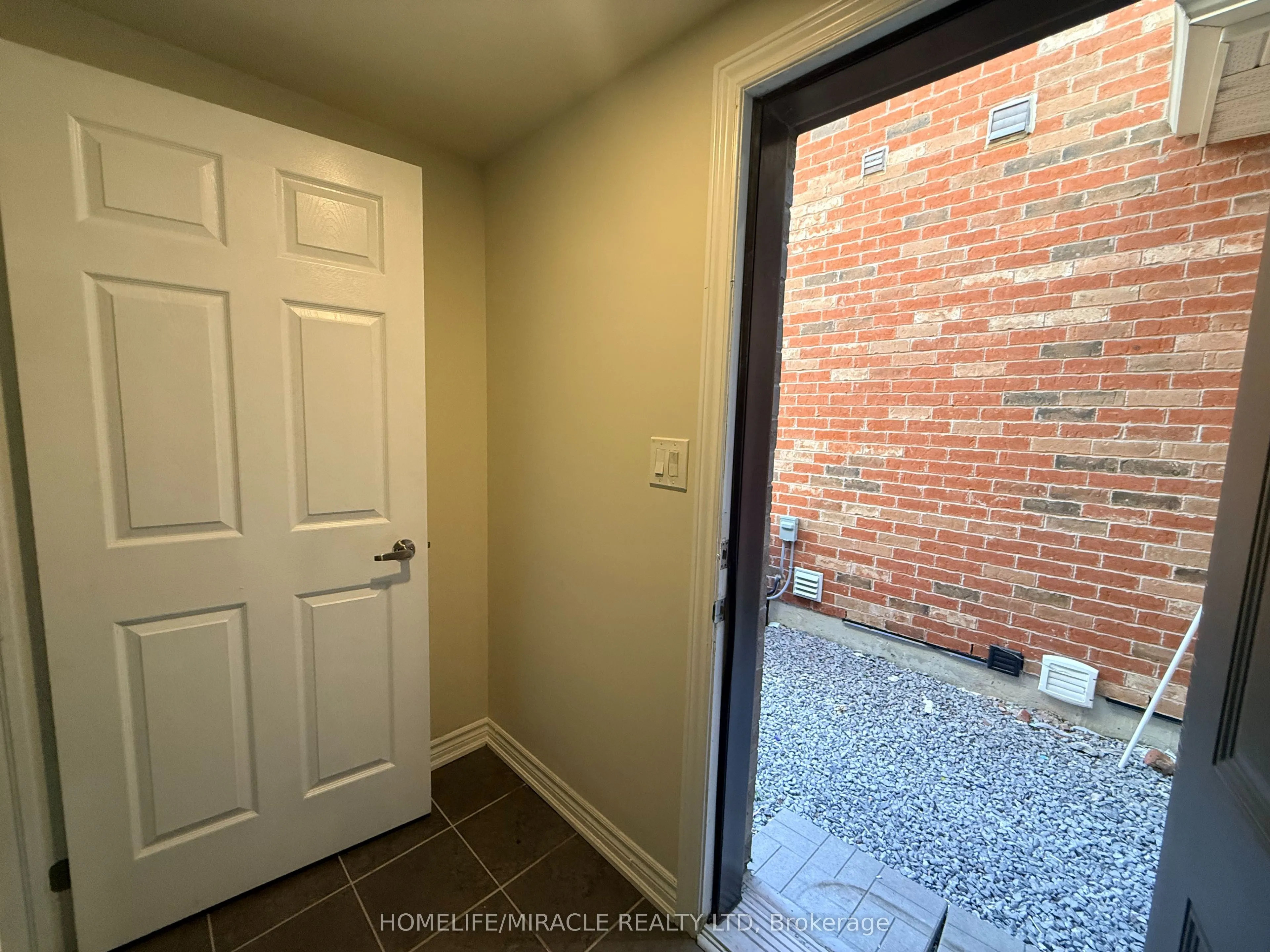 1301 Apollo Street