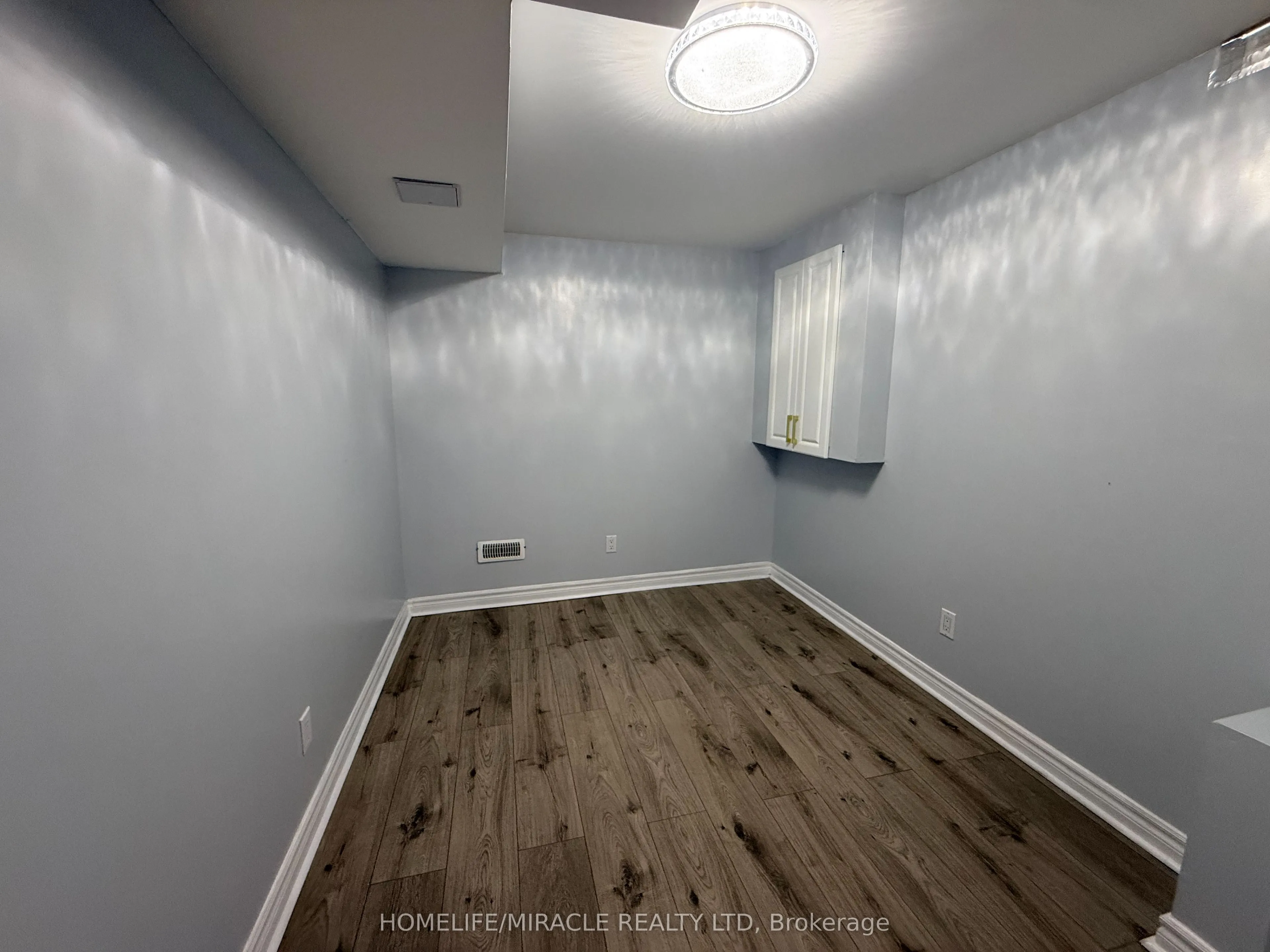 1301 Apollo Street