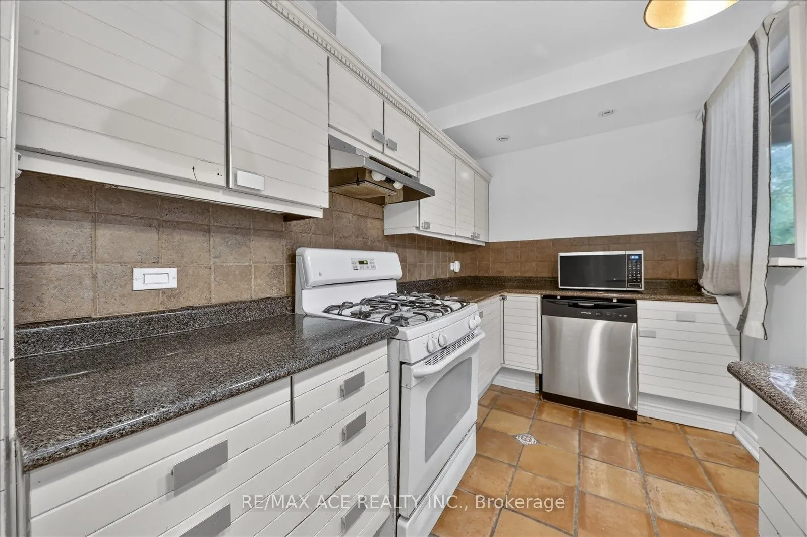 3 Larwood Boulevard #Main