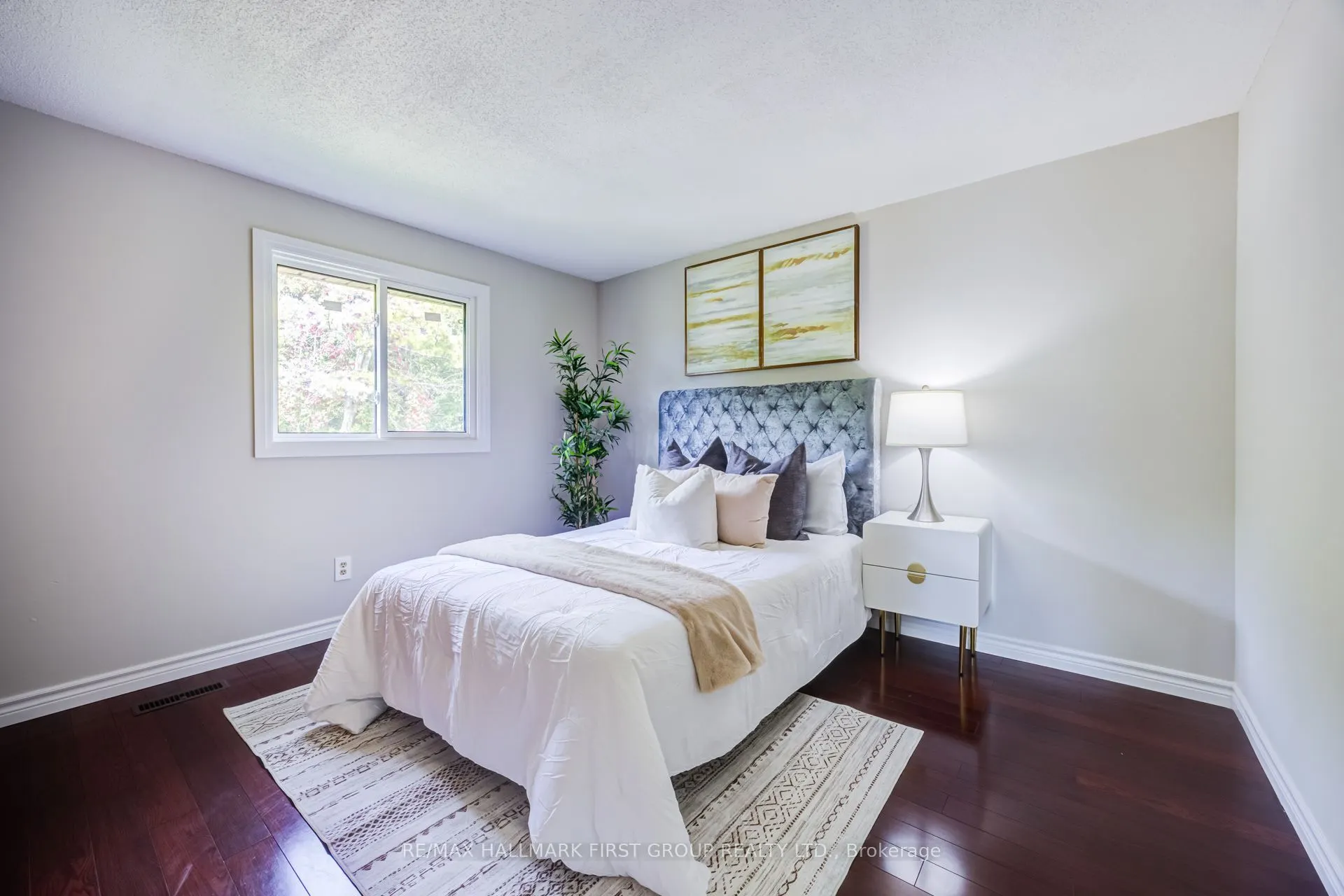 33 Anstead Crescent