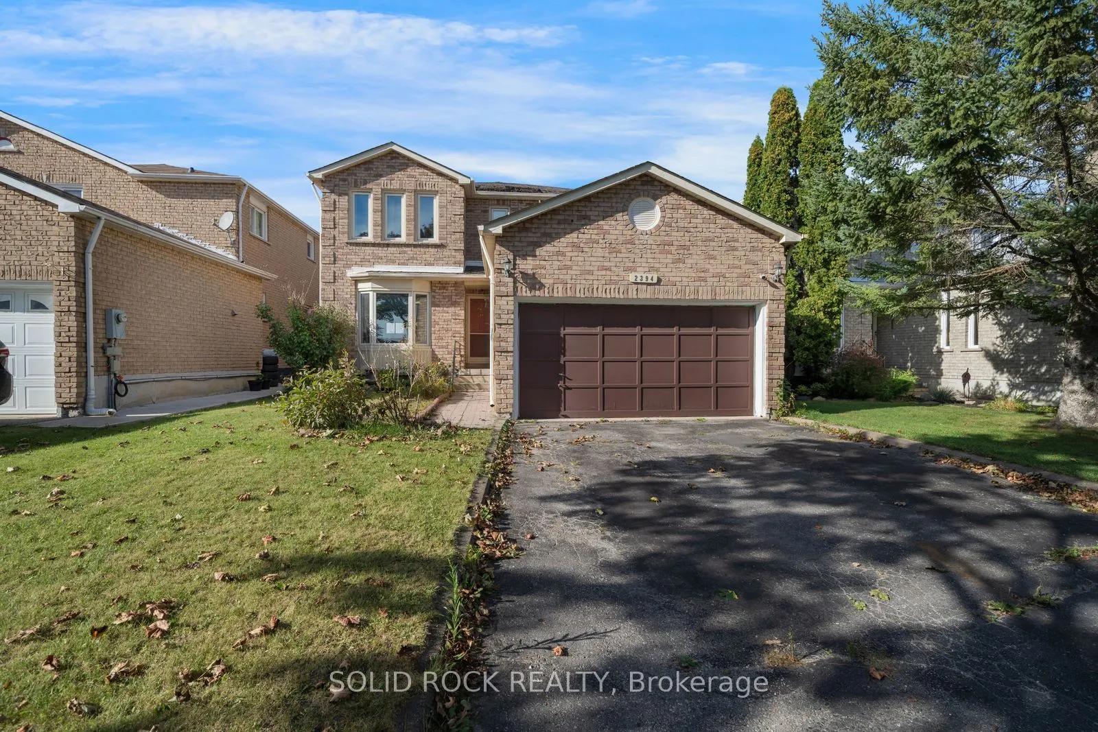 2394 Strathmore Crescent