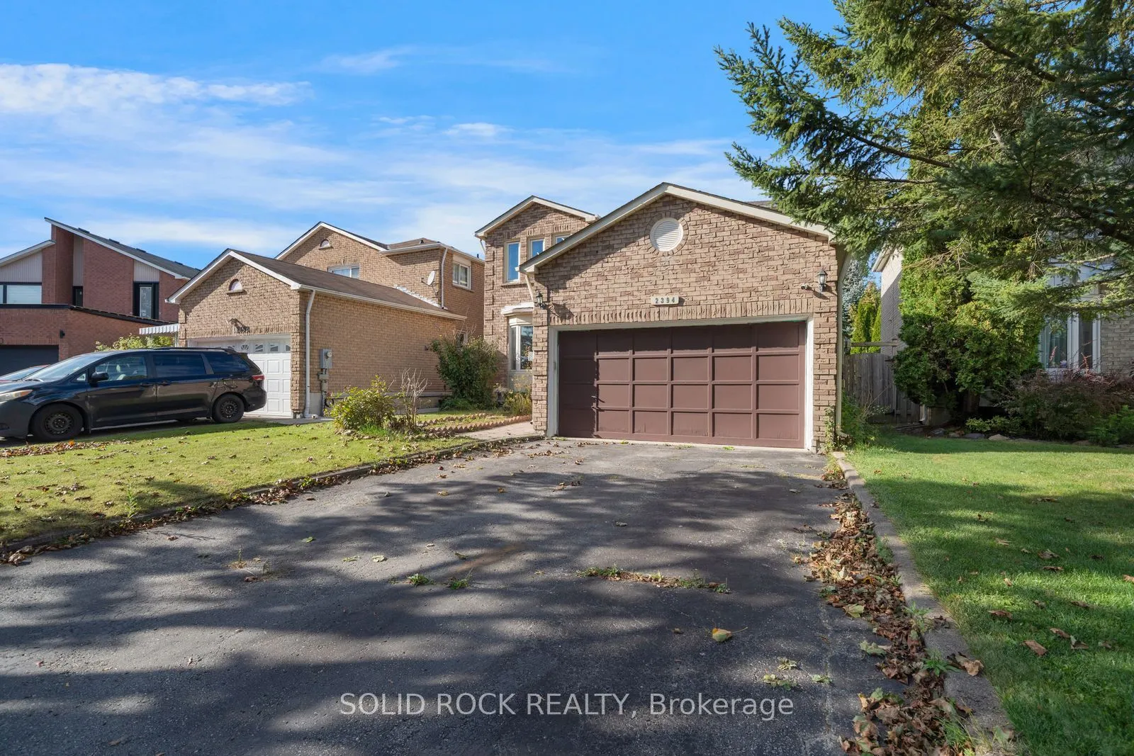 2394 Strathmore Crescent