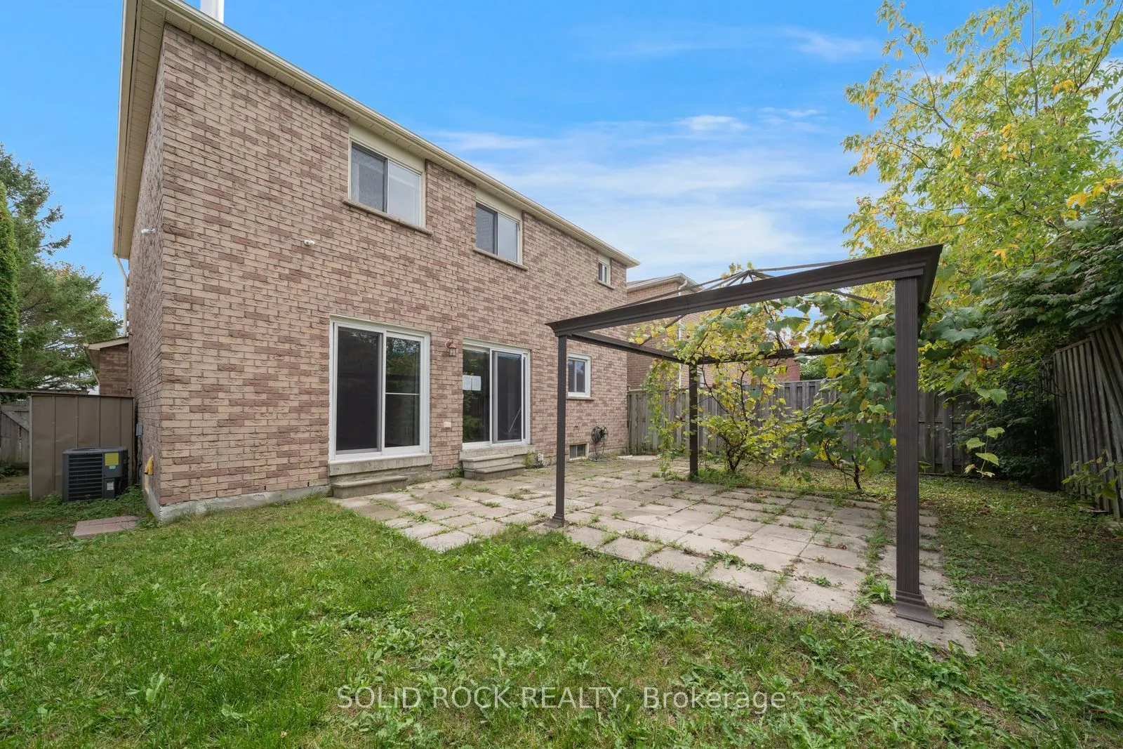 2394 Strathmore Crescent