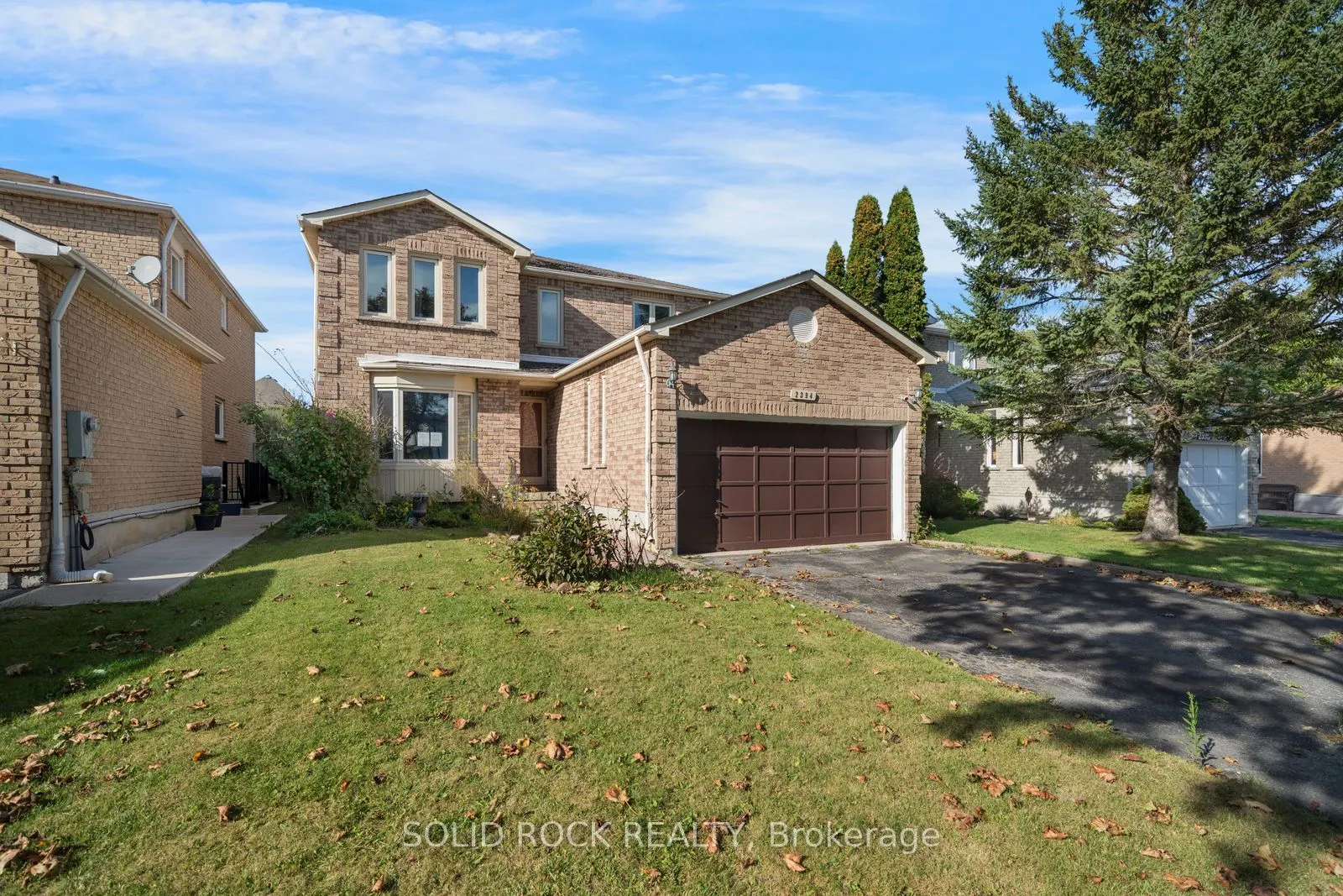 2394 Strathmore Crescent