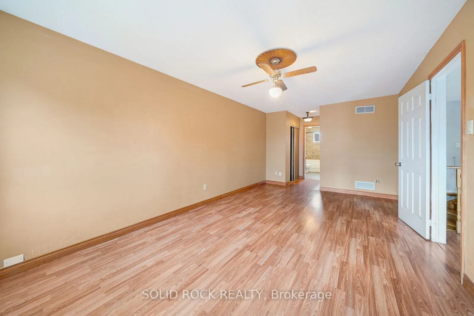 2394 Strathmore Crescent