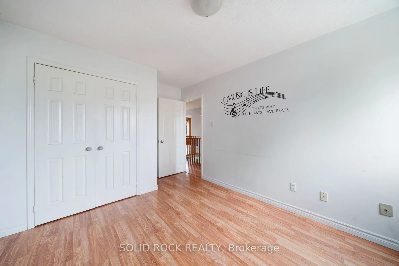 2394 Strathmore Crescent