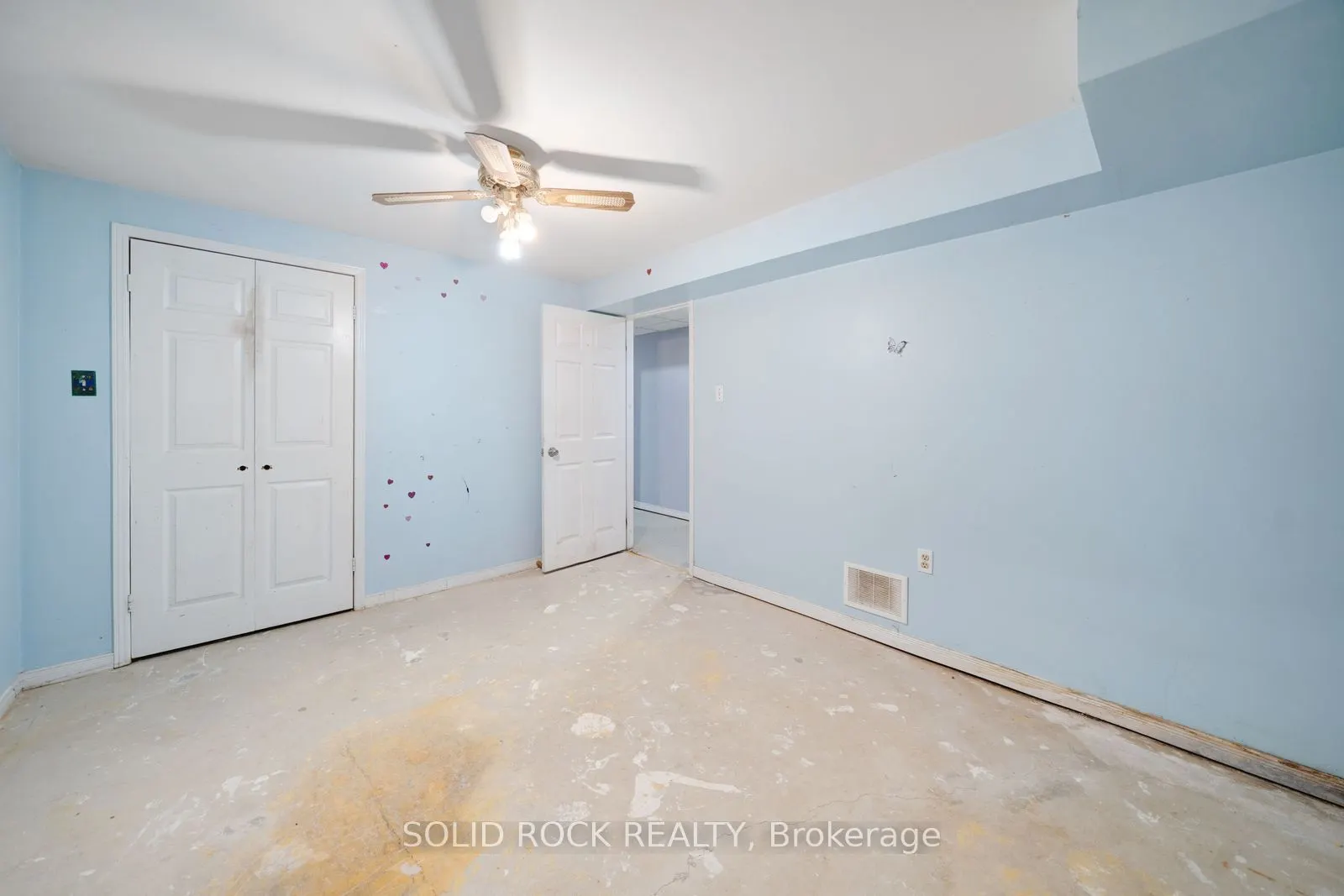 2394 Strathmore Crescent
