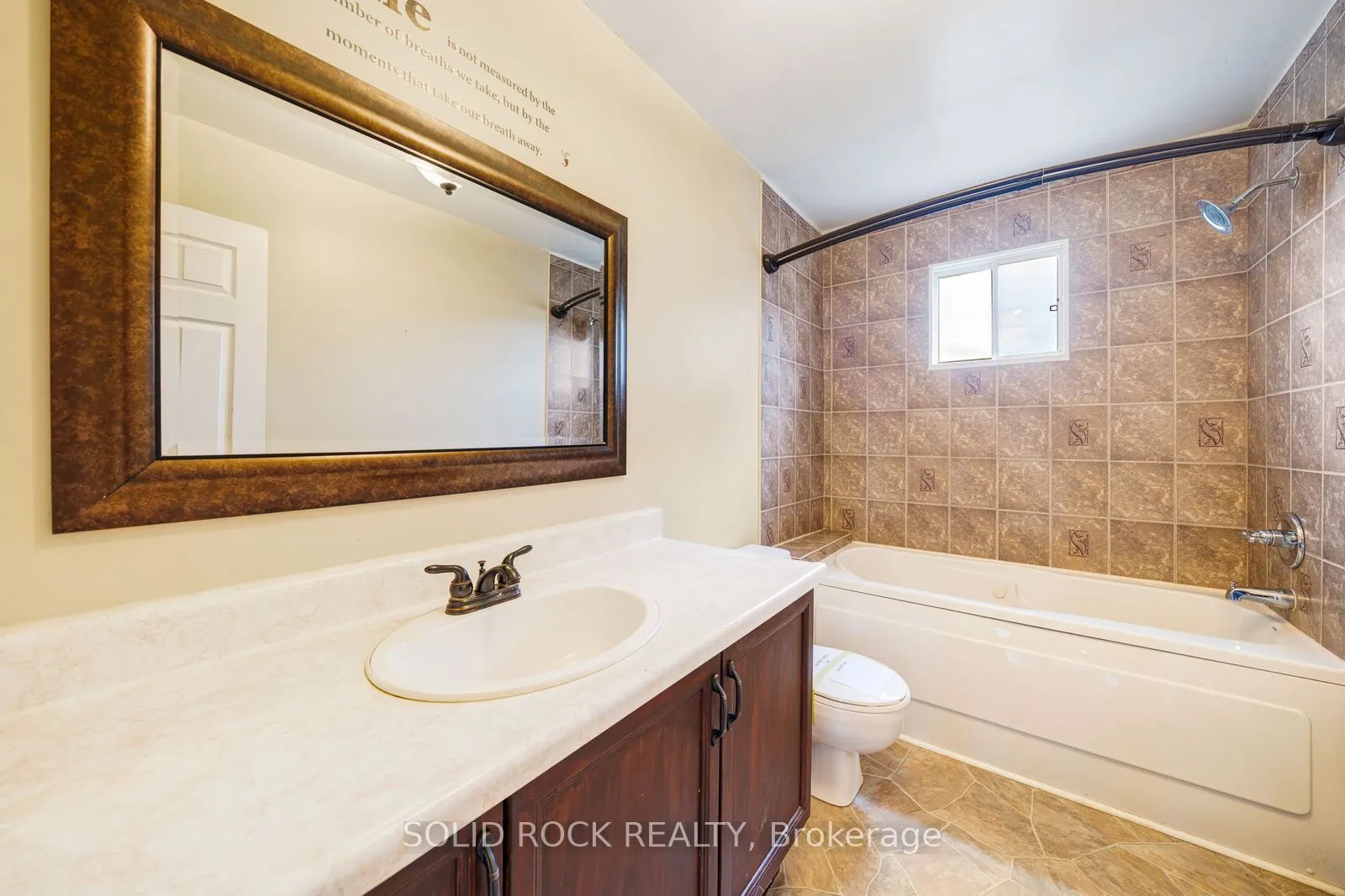 2394 Strathmore Crescent
