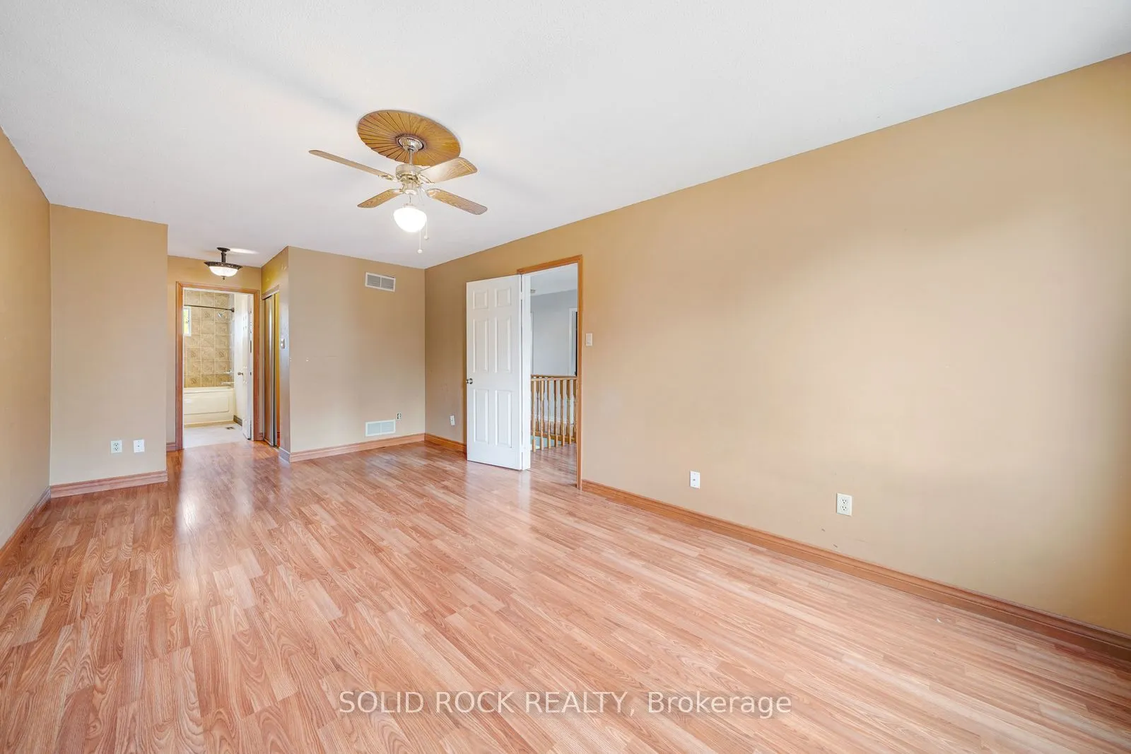 2394 Strathmore Crescent