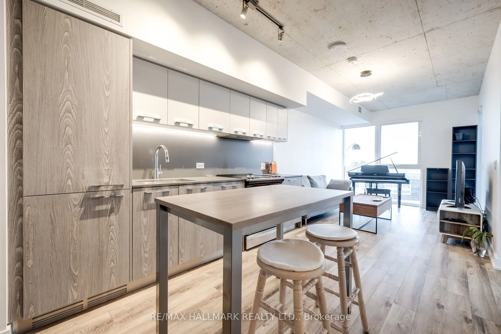 15 Baseball Place #1106