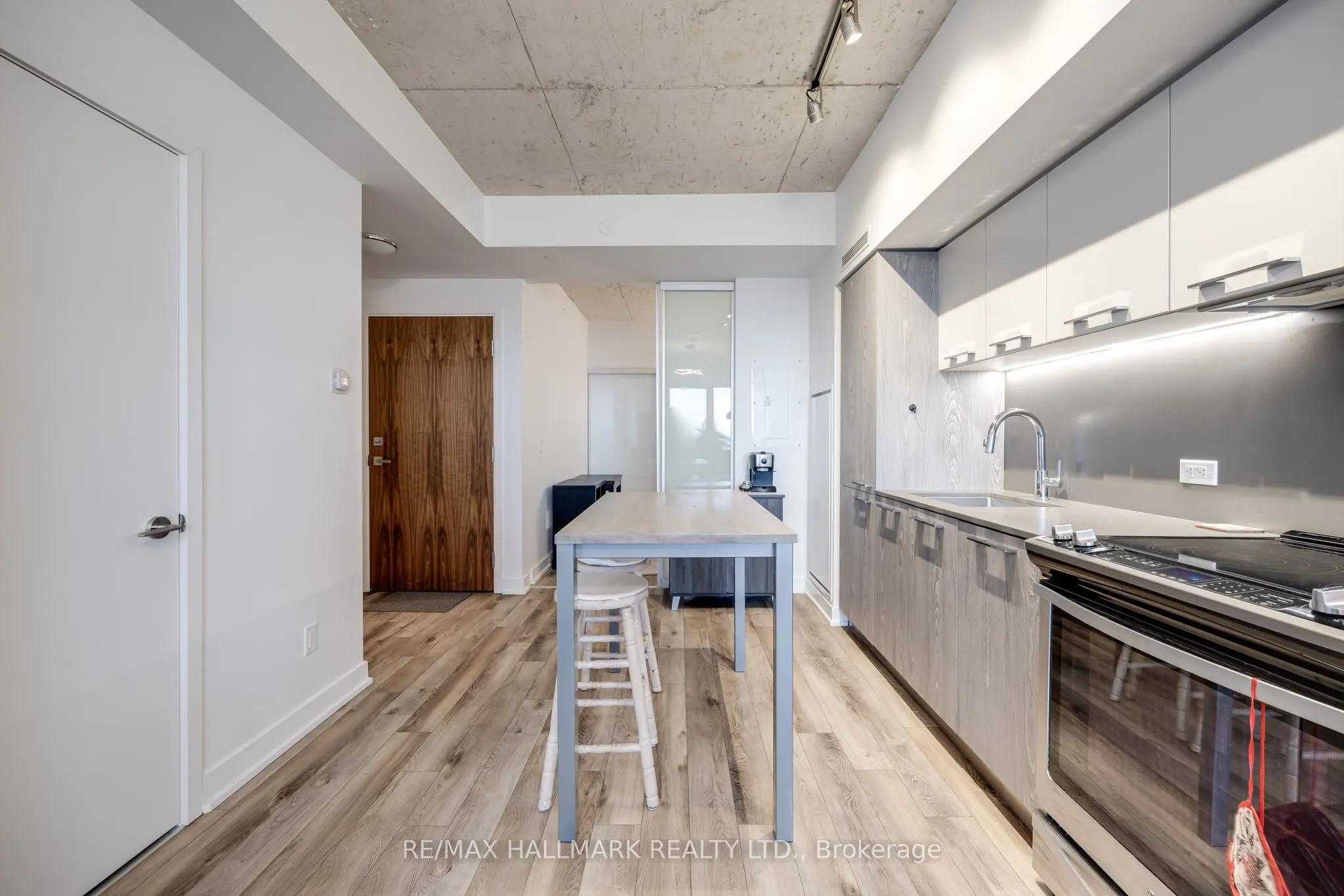 15 Baseball Place #1106