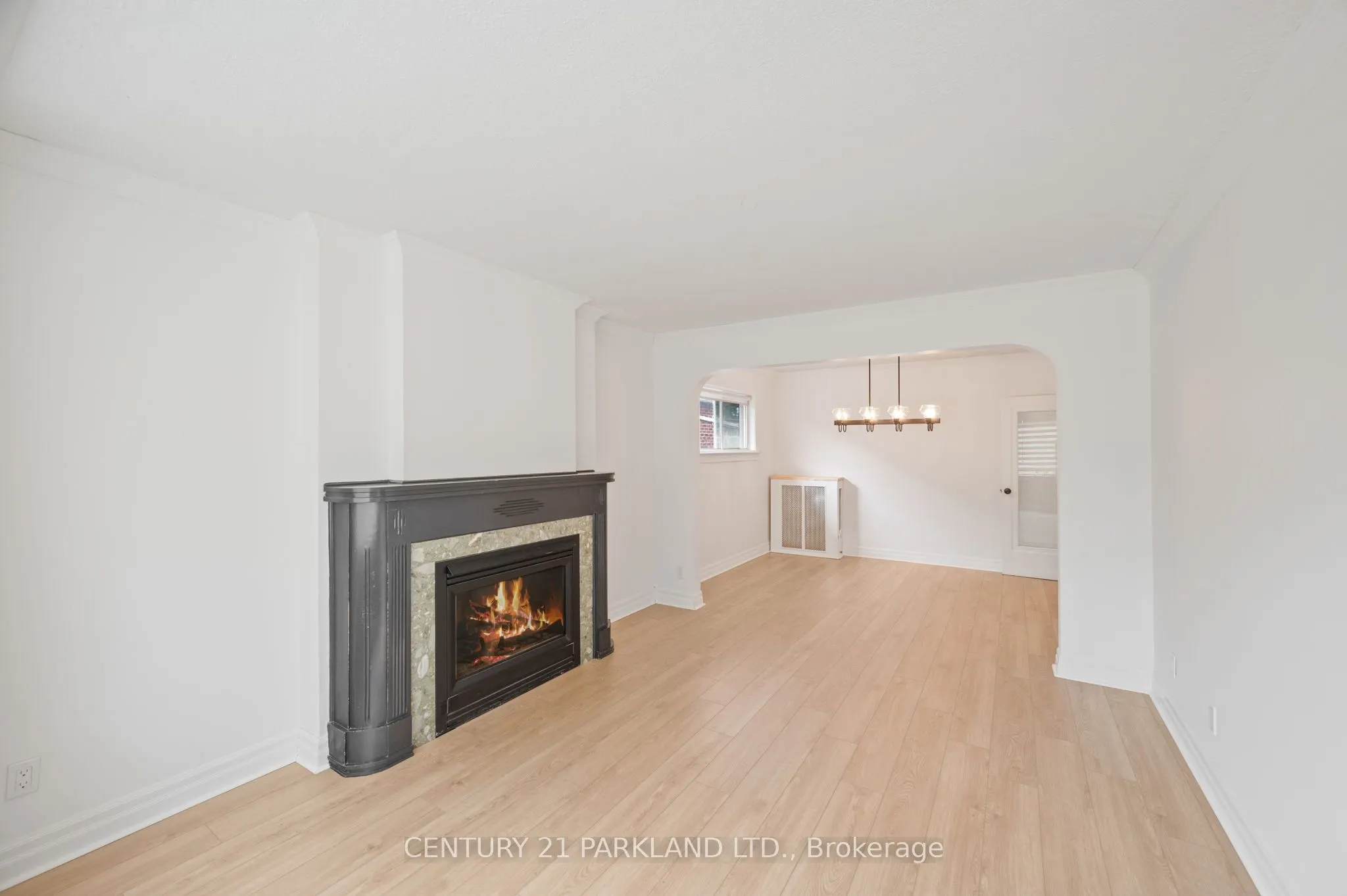 6 Roblin Avenue