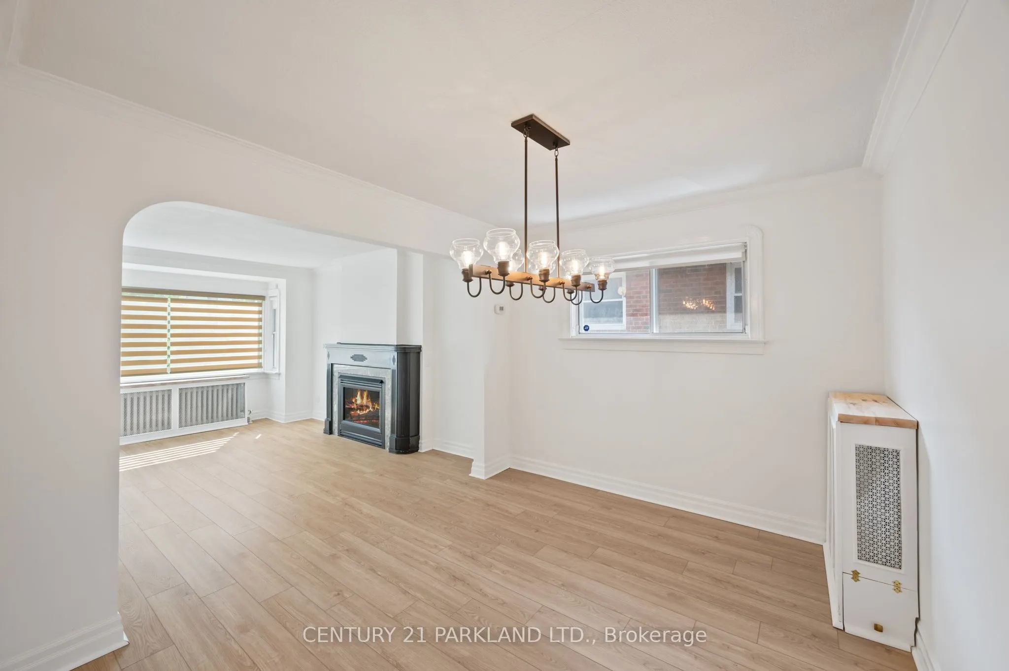 6 Roblin Avenue