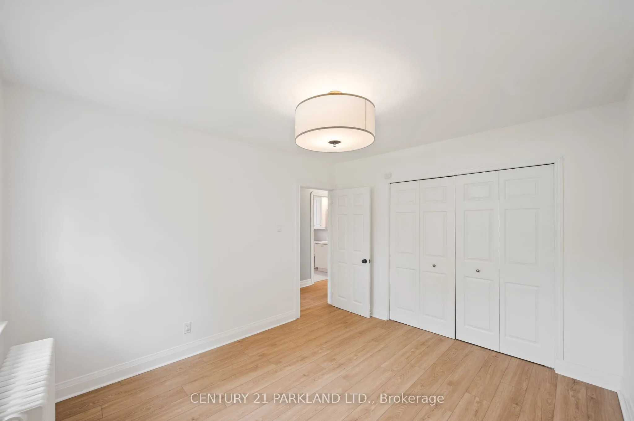 6 Roblin Avenue