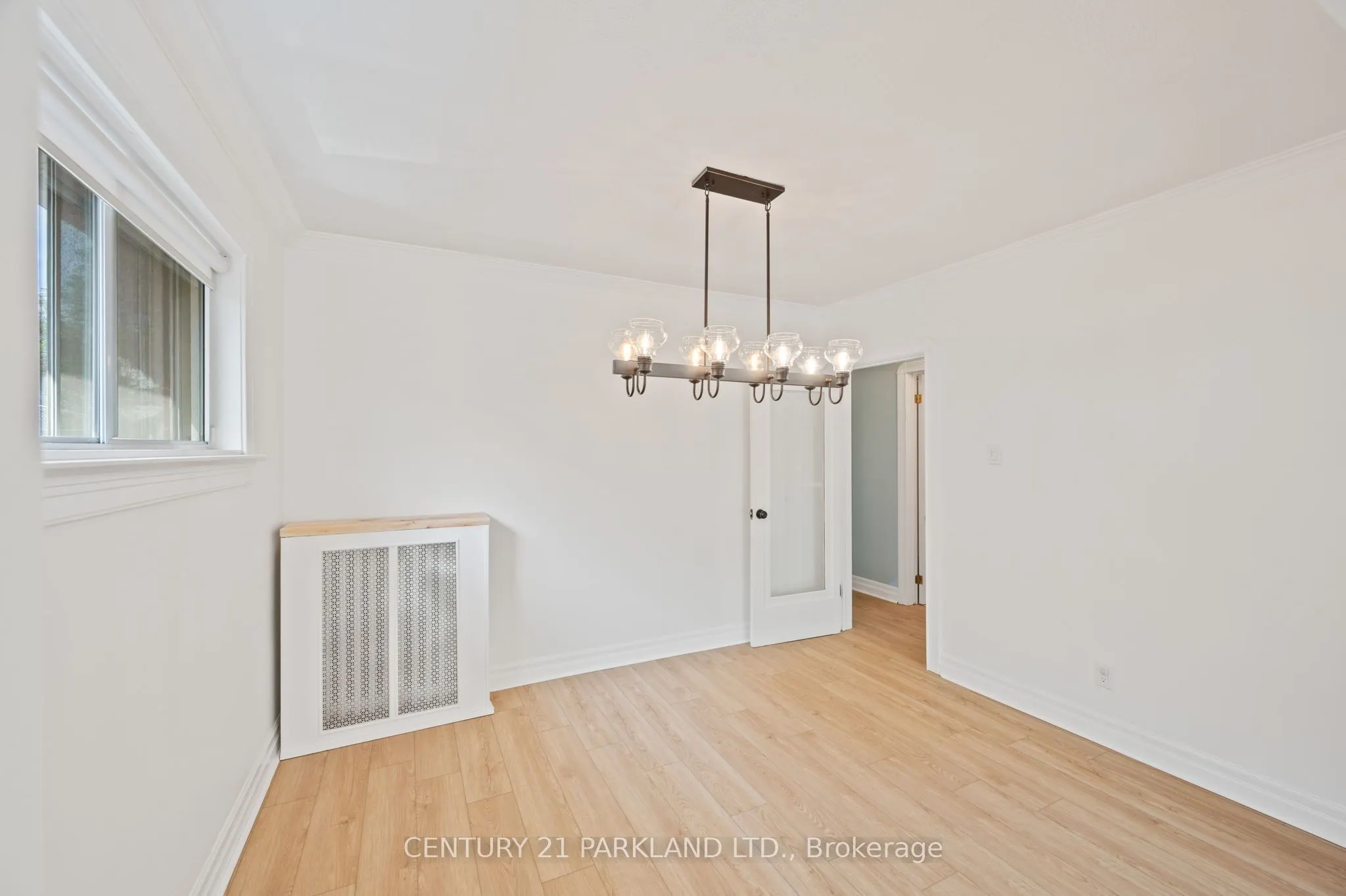 6 Roblin Avenue