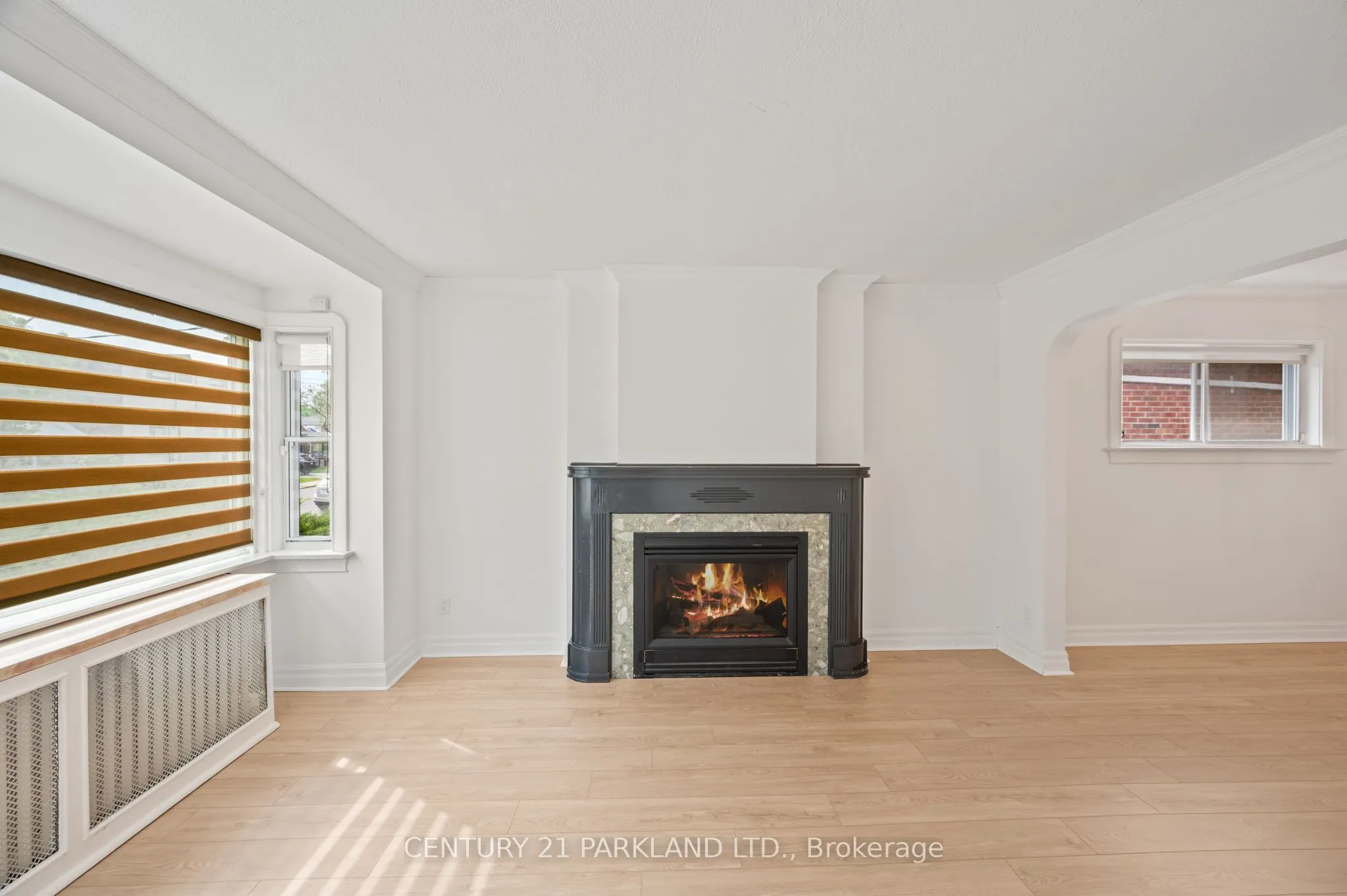 6 Roblin Avenue