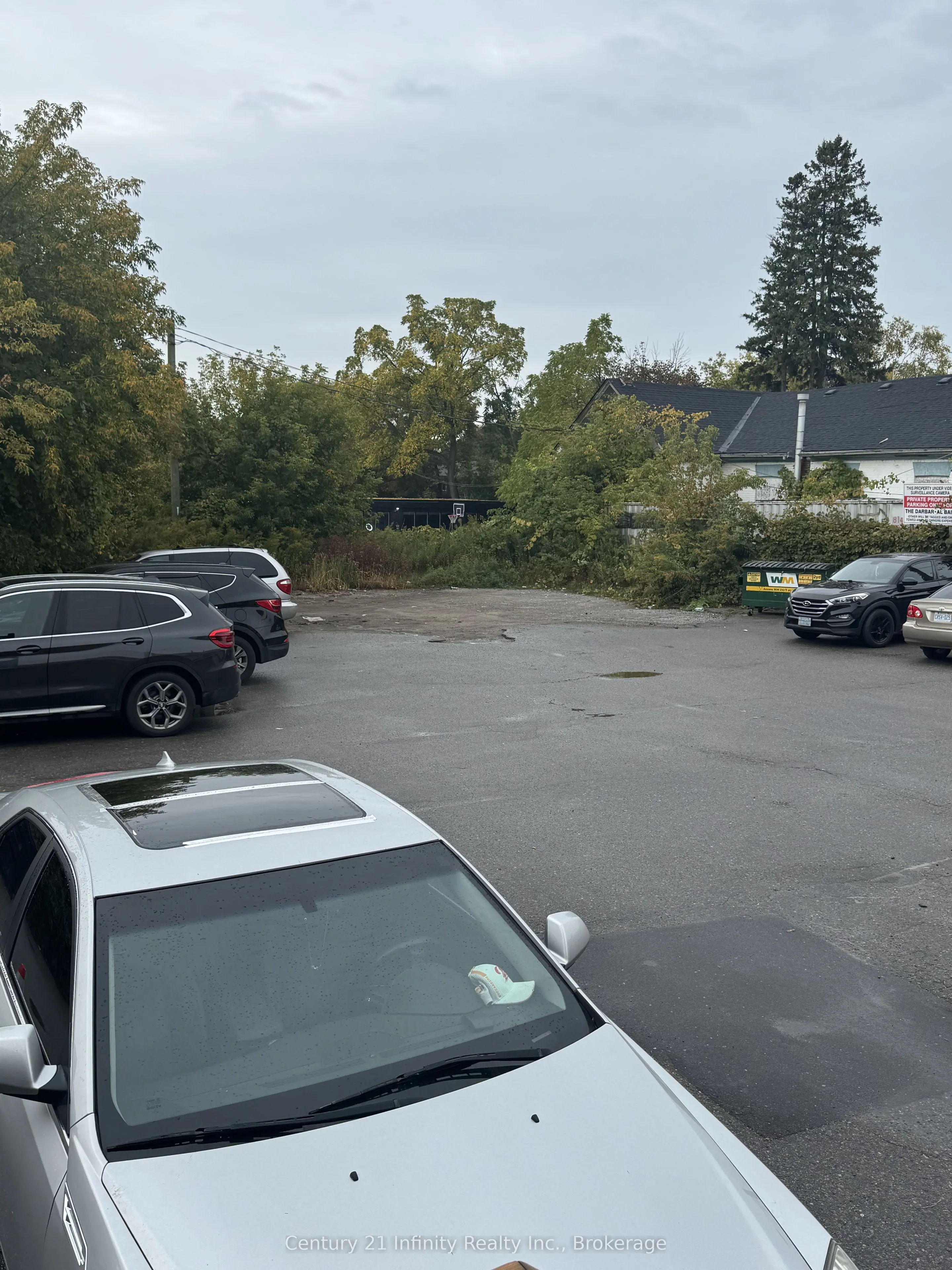 605 Kingston Road W