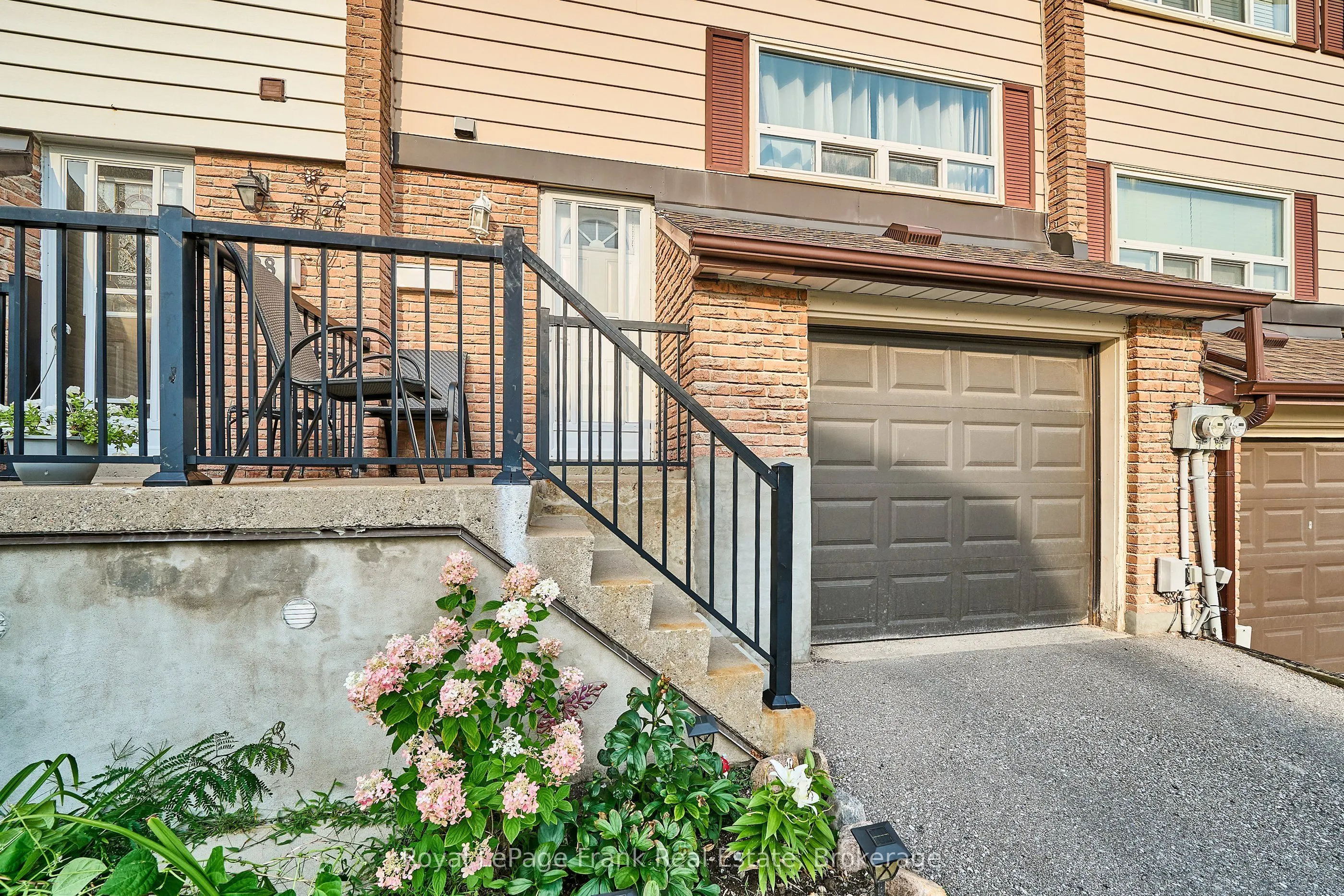 321 Blackthorn Street #39
