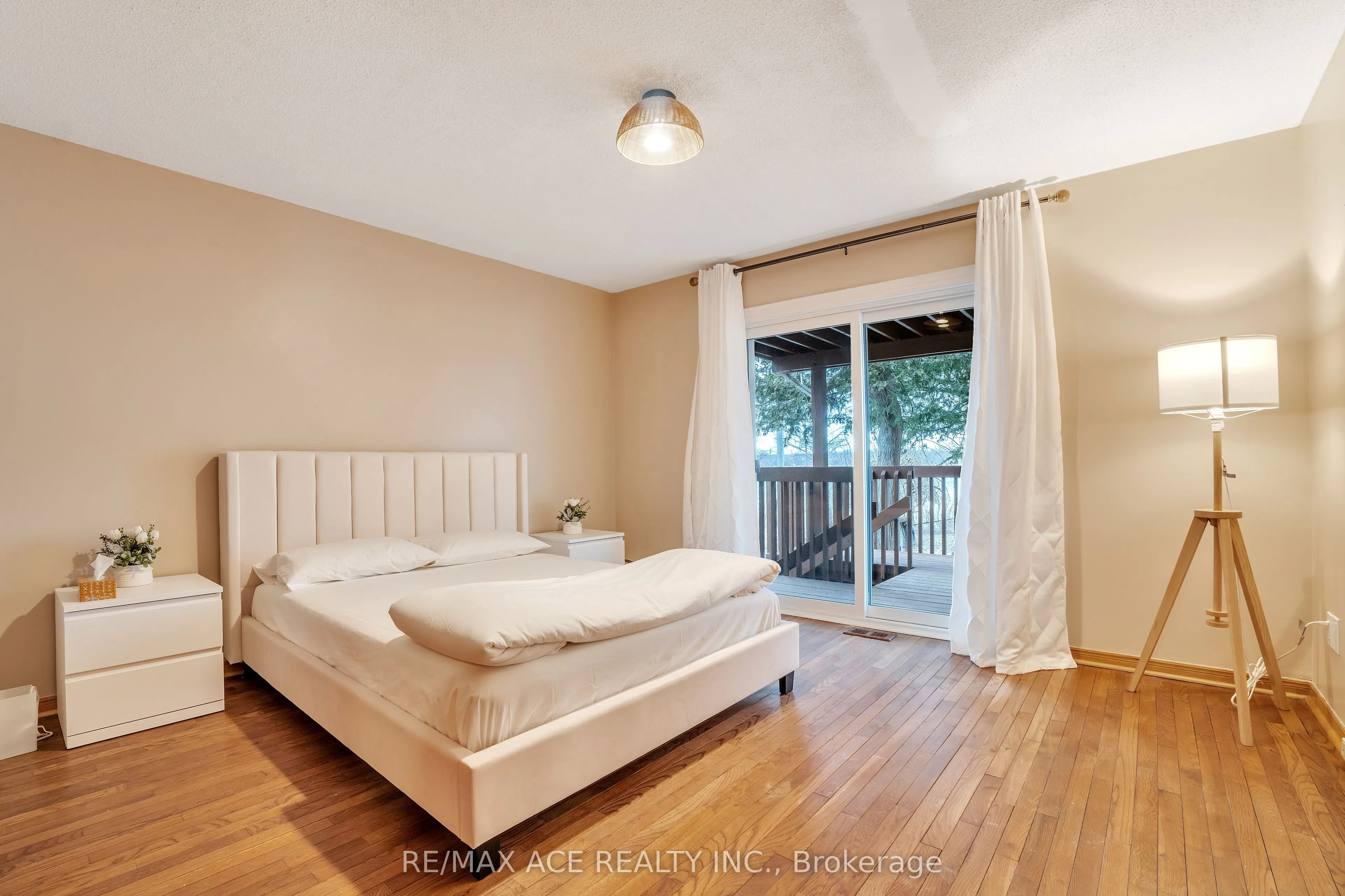 52 West Beach Road