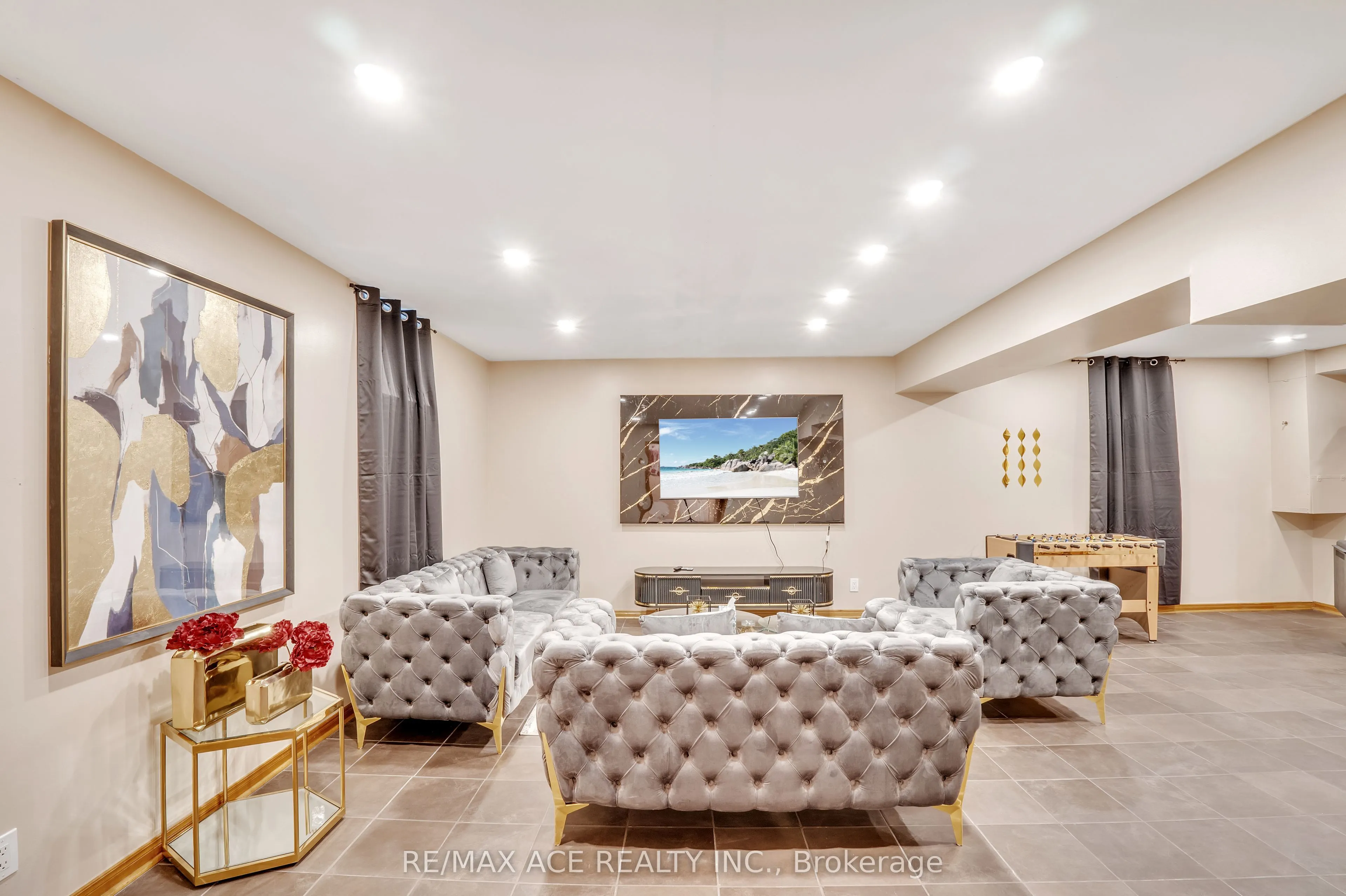 52 West Beach Road