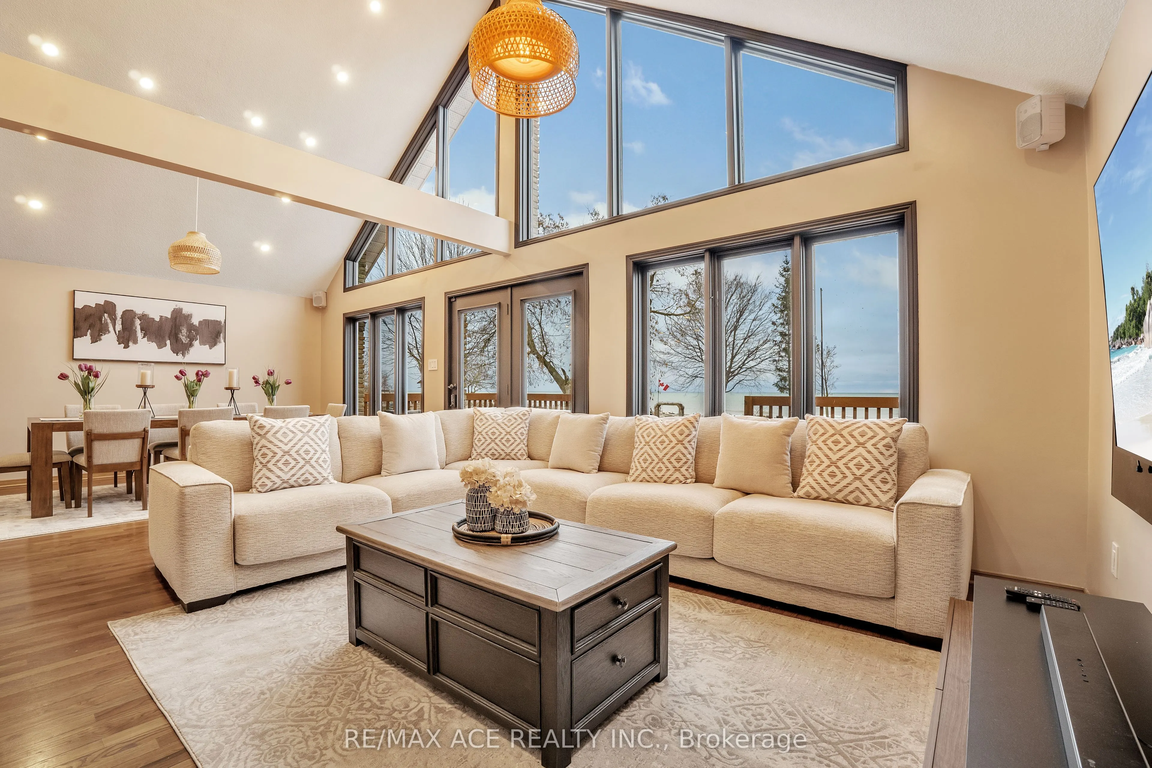 52 West Beach Road