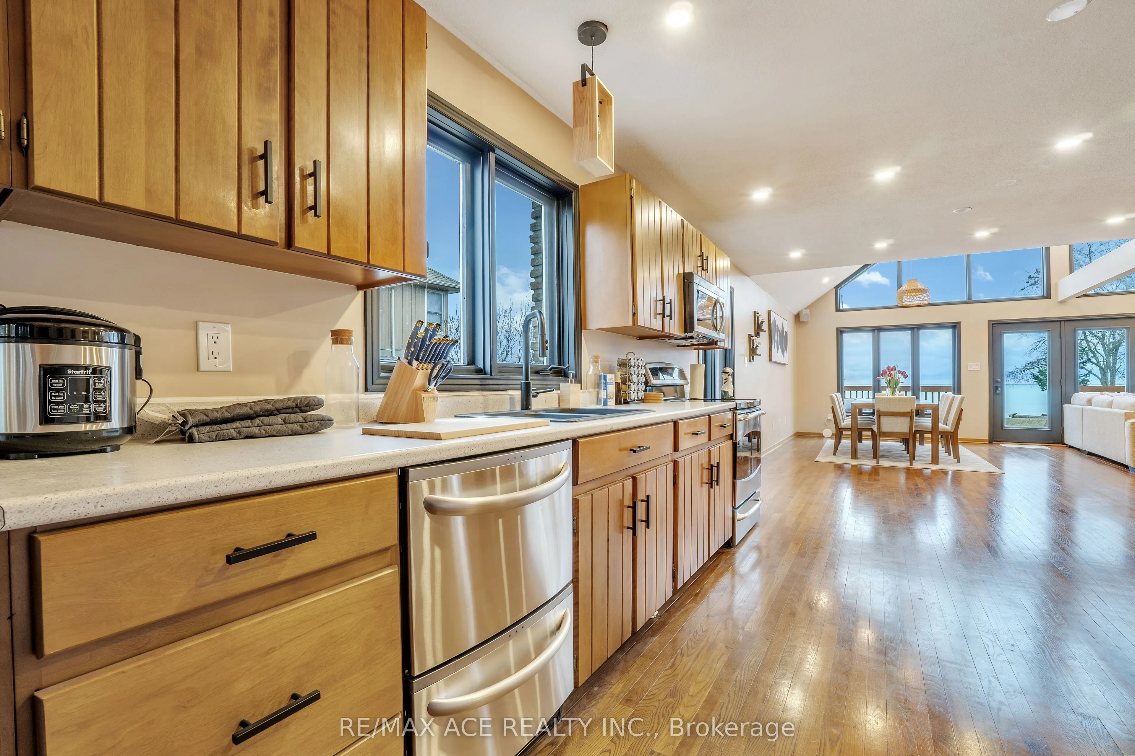 52 West Beach Road