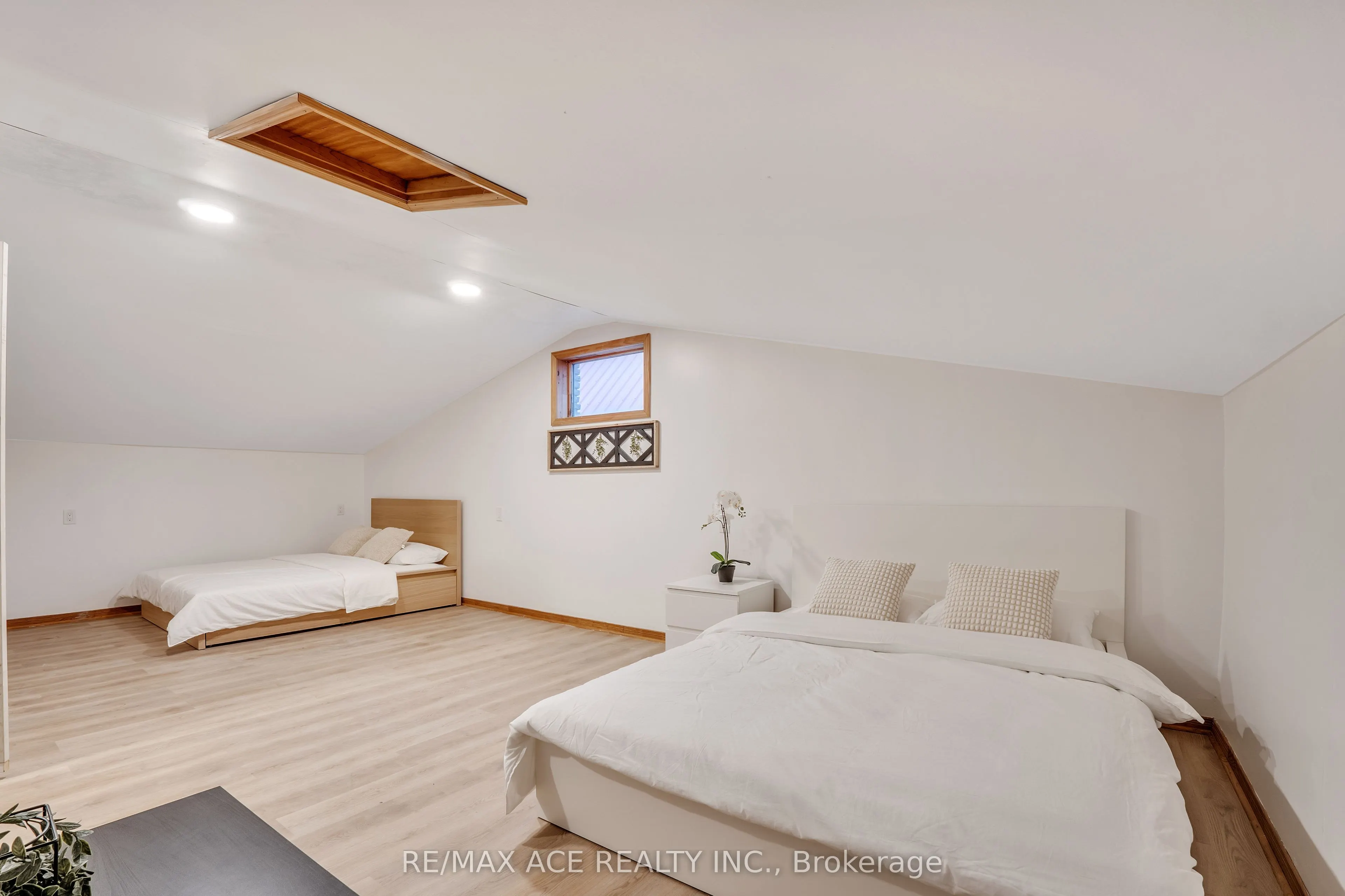 52 West Beach Road