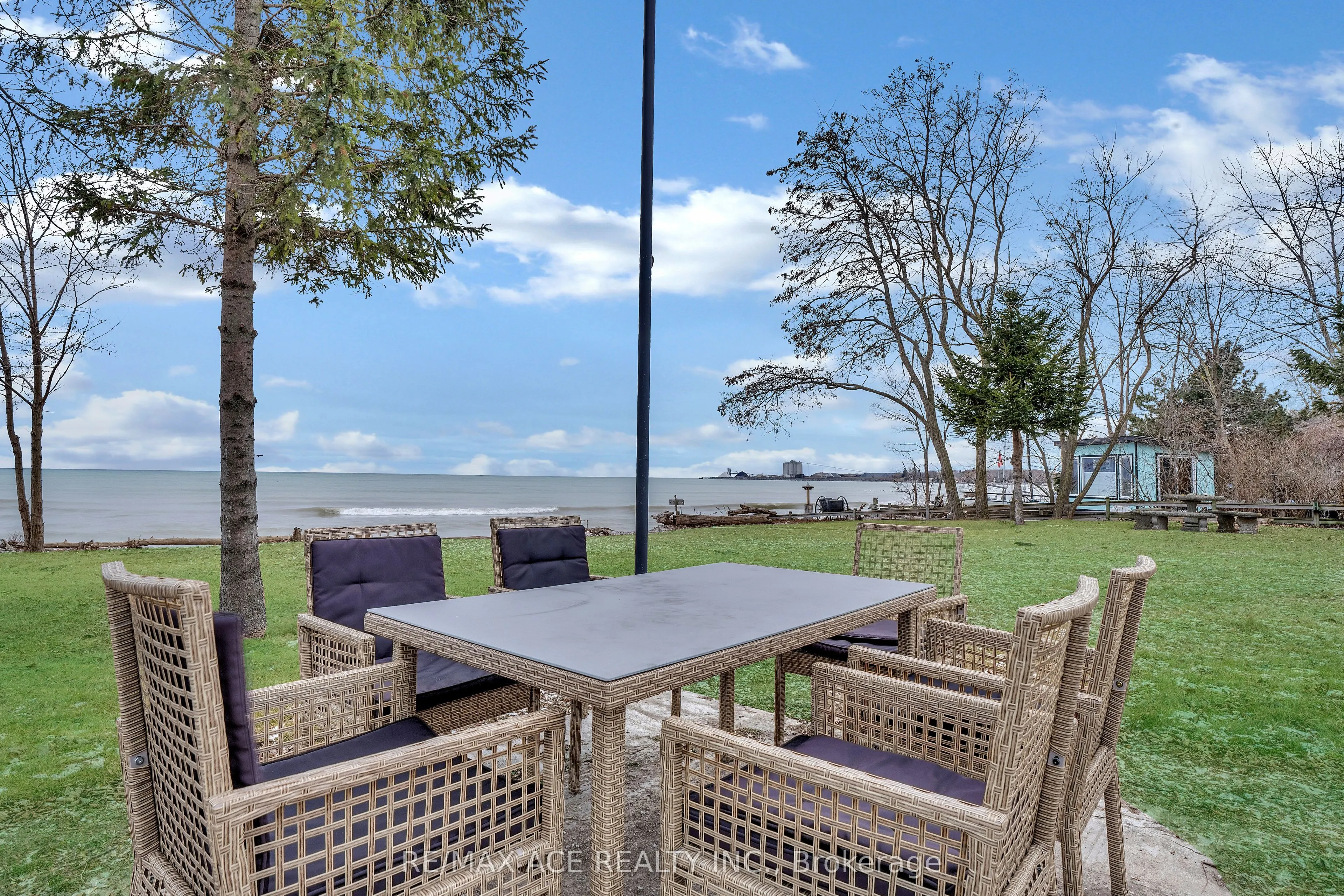 52 West Beach Road