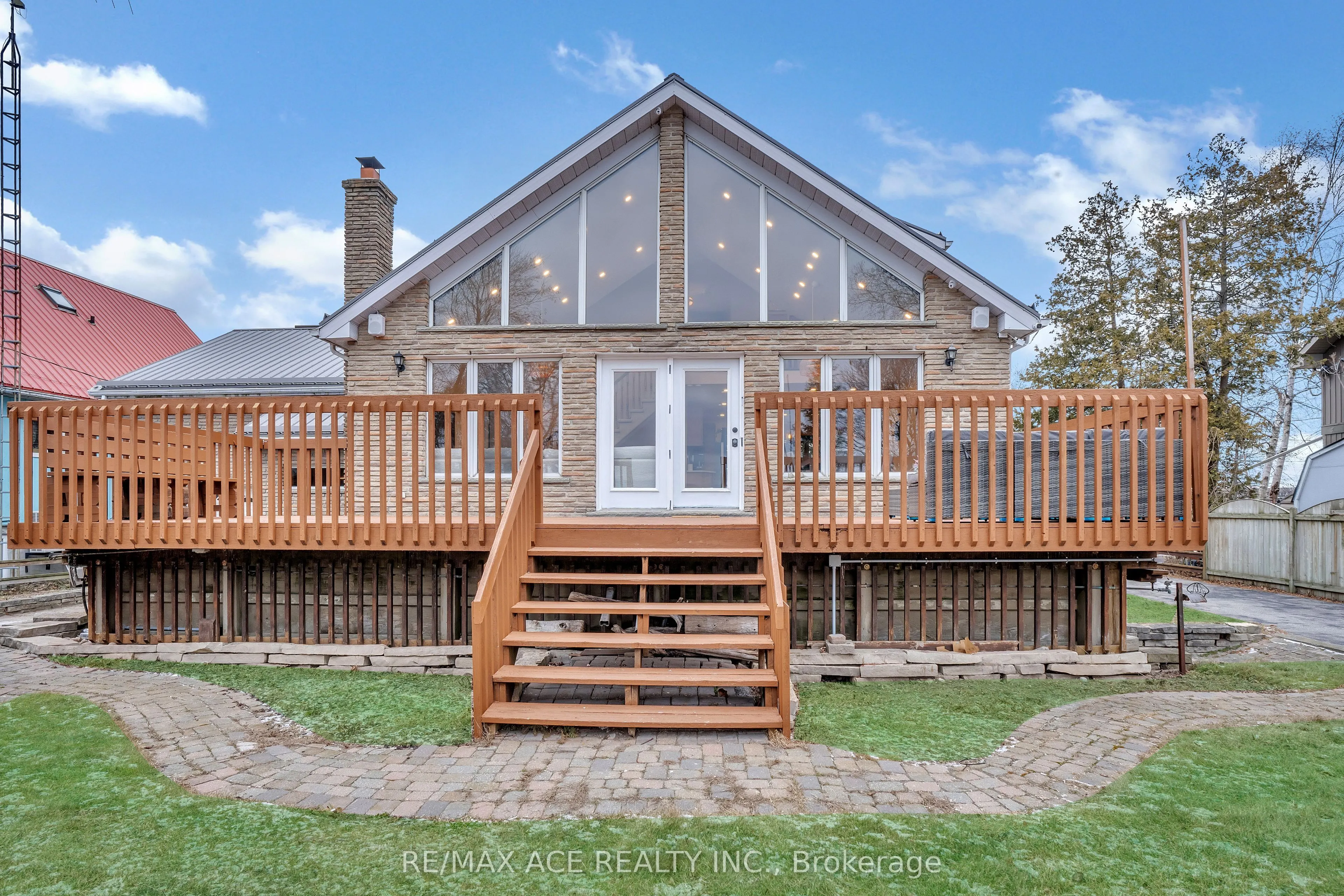 52 West Beach Road