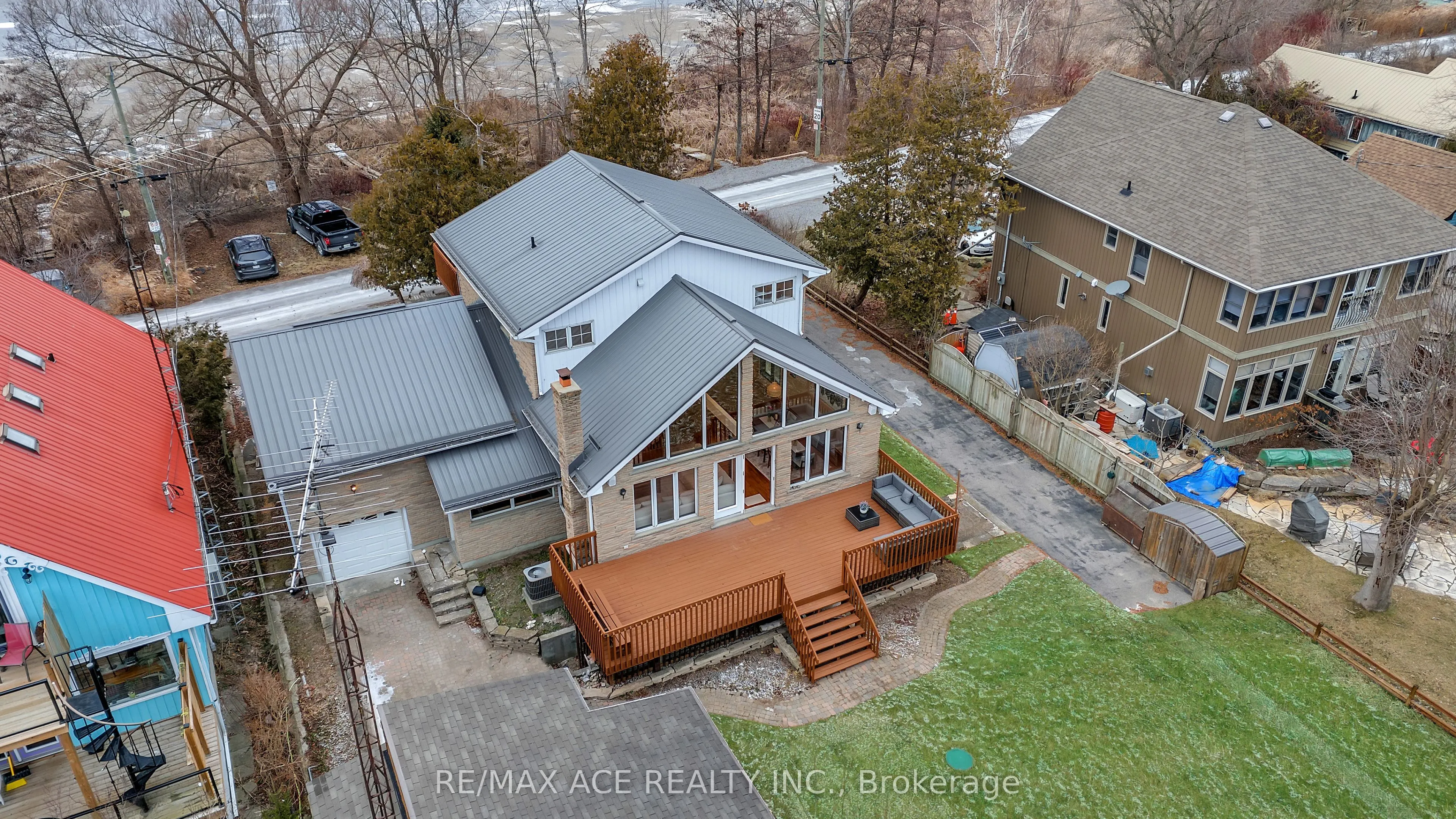 52 West Beach Road