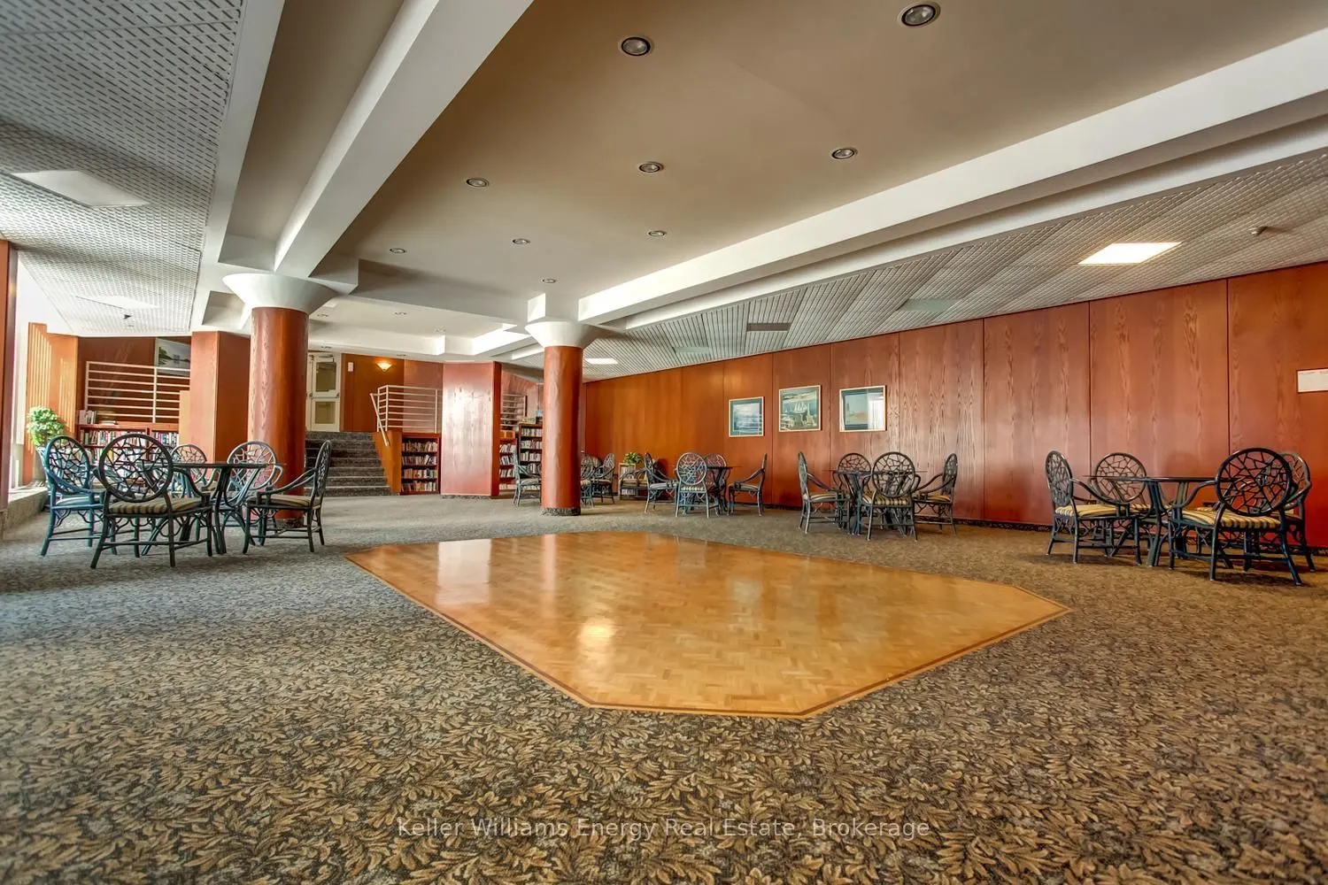 360 Watson Street W #308