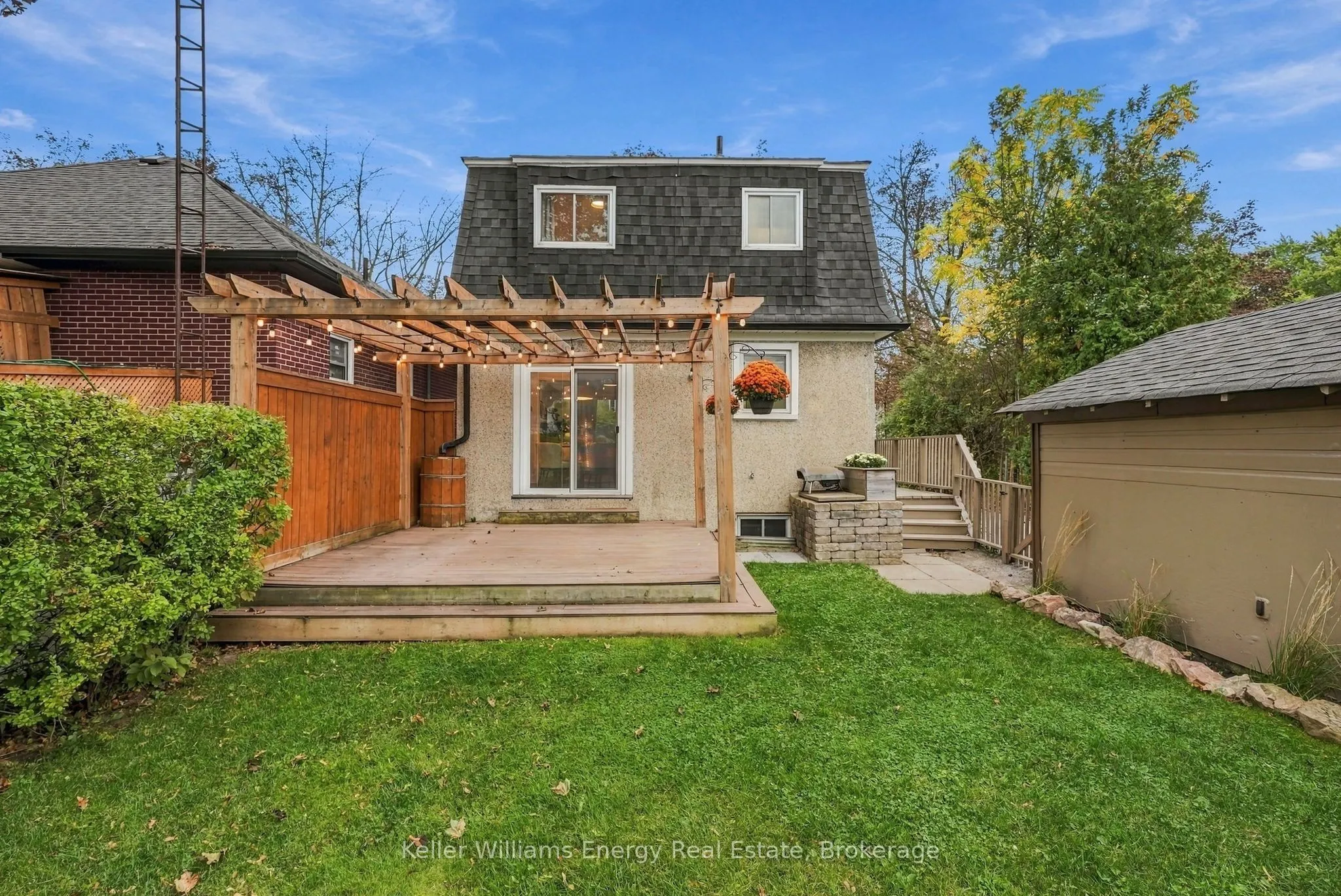 286 Gliddon Avenue