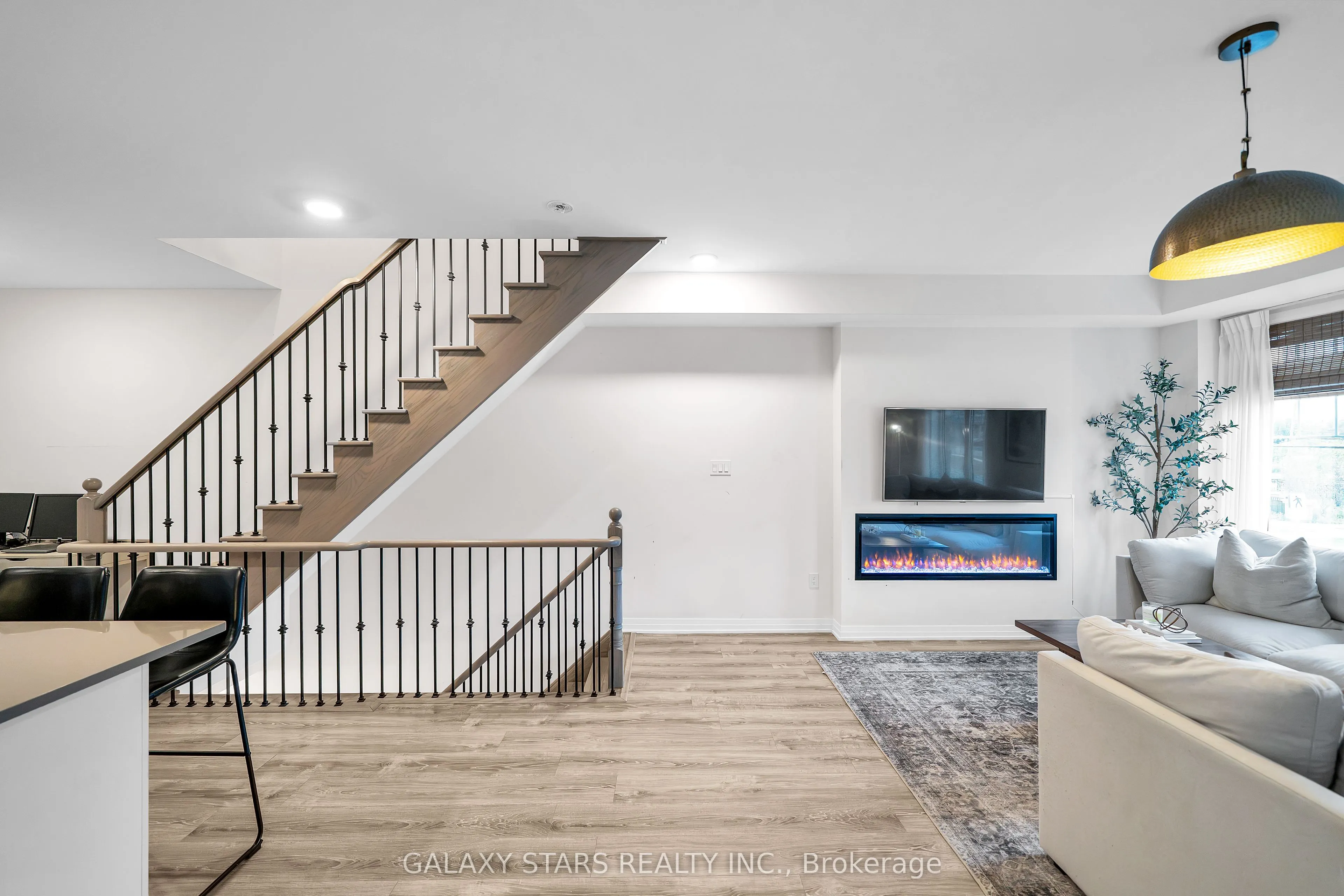 50 Ambereen Place