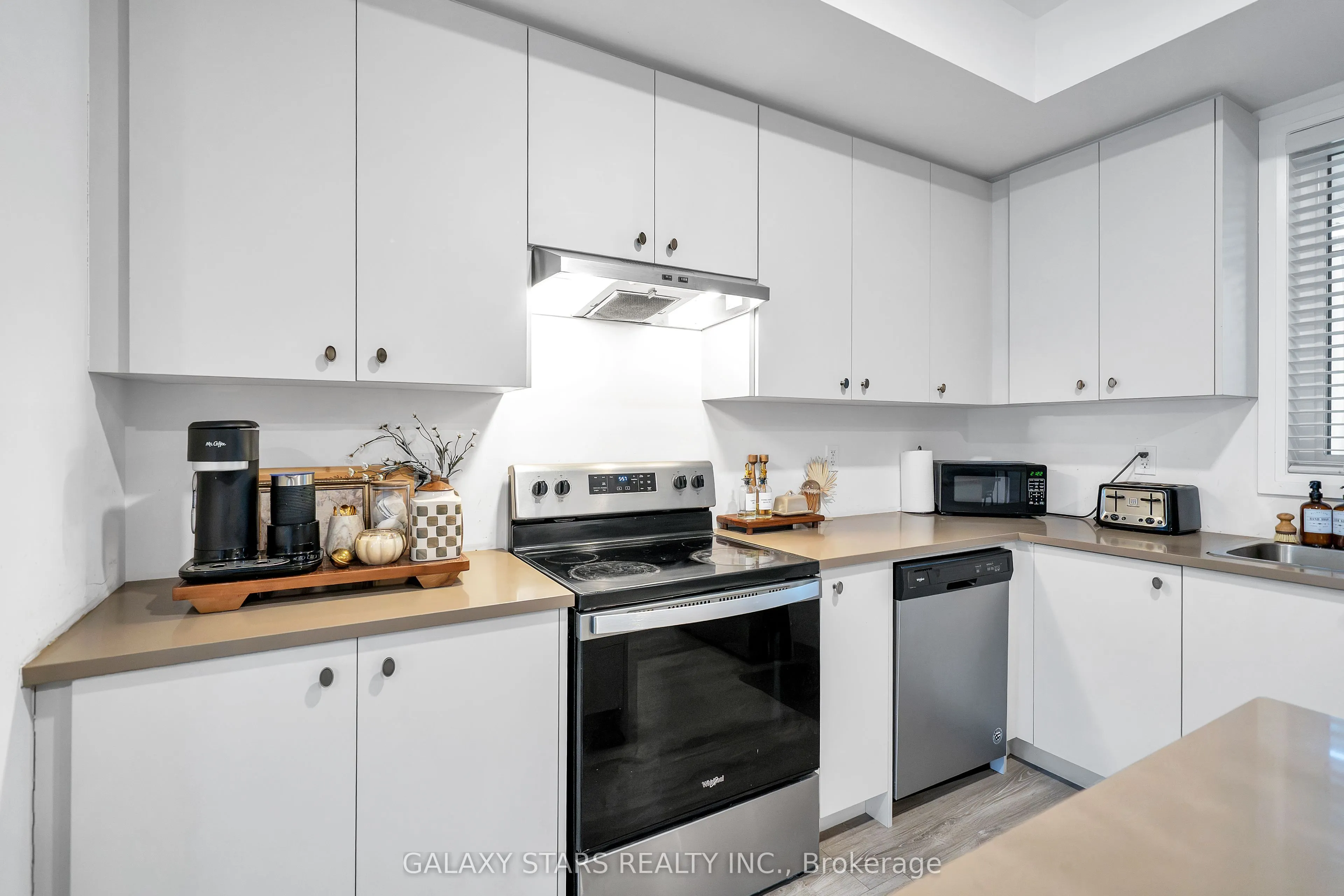 50 Ambereen Place