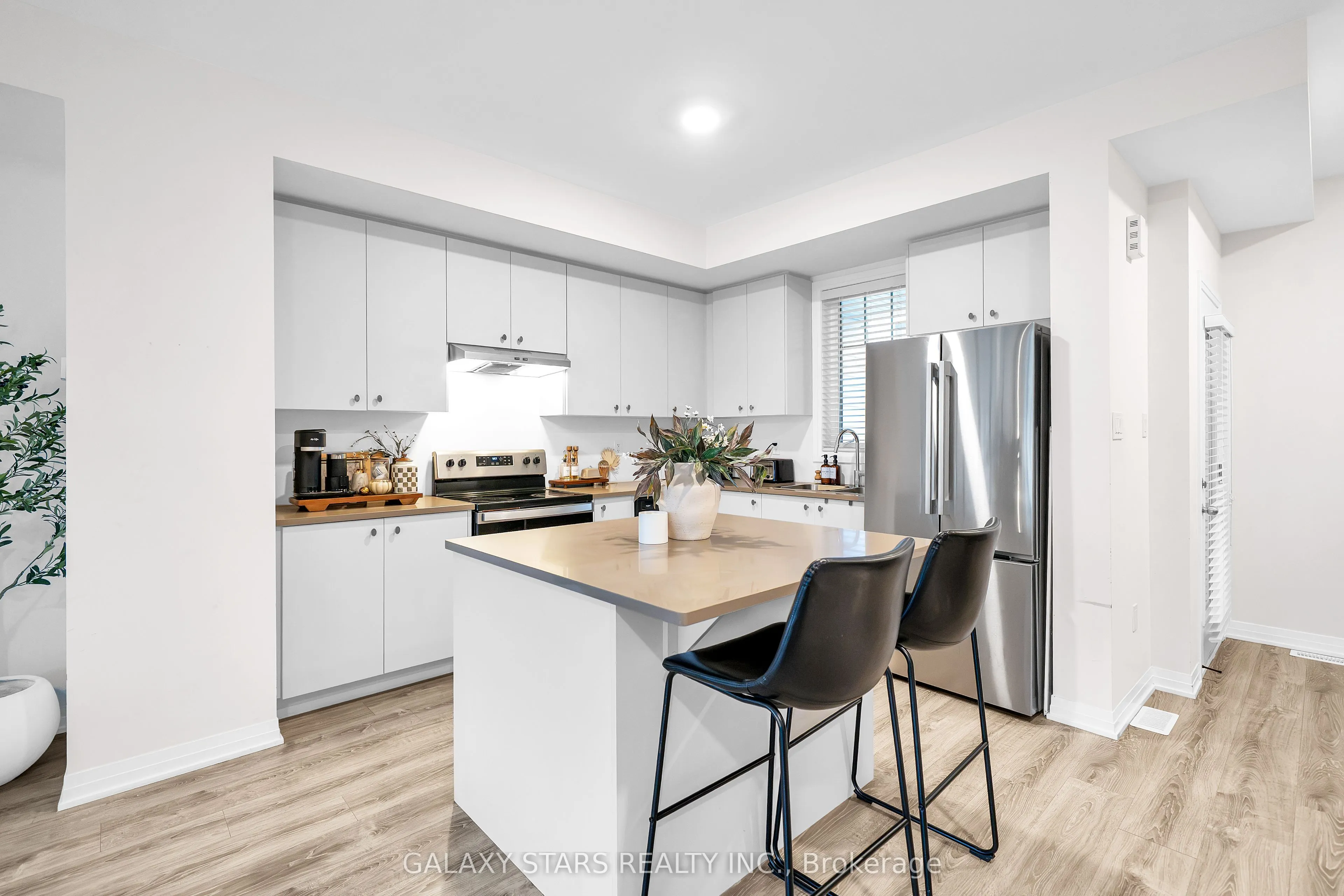 50 Ambereen Place