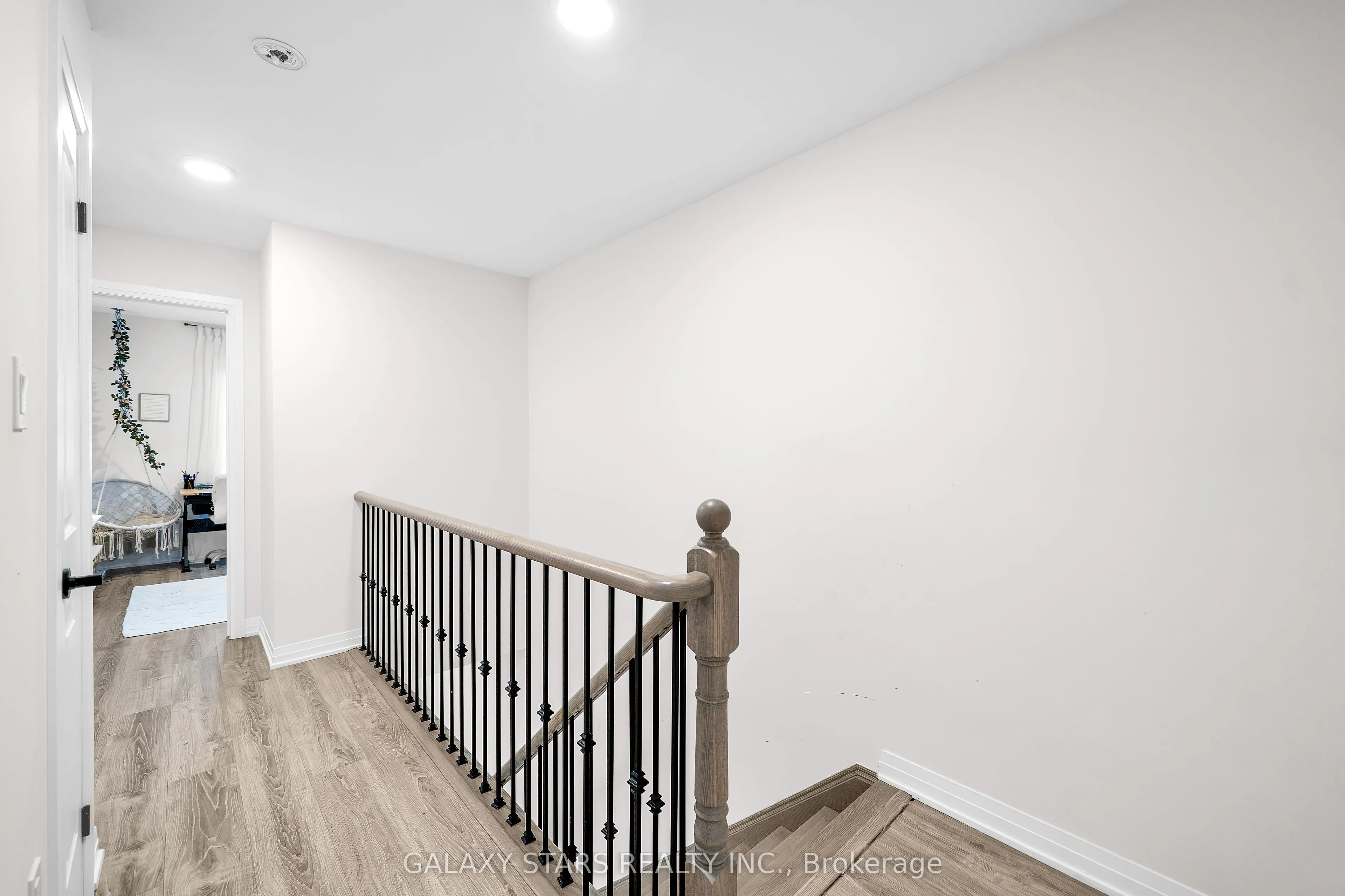 50 Ambereen Place