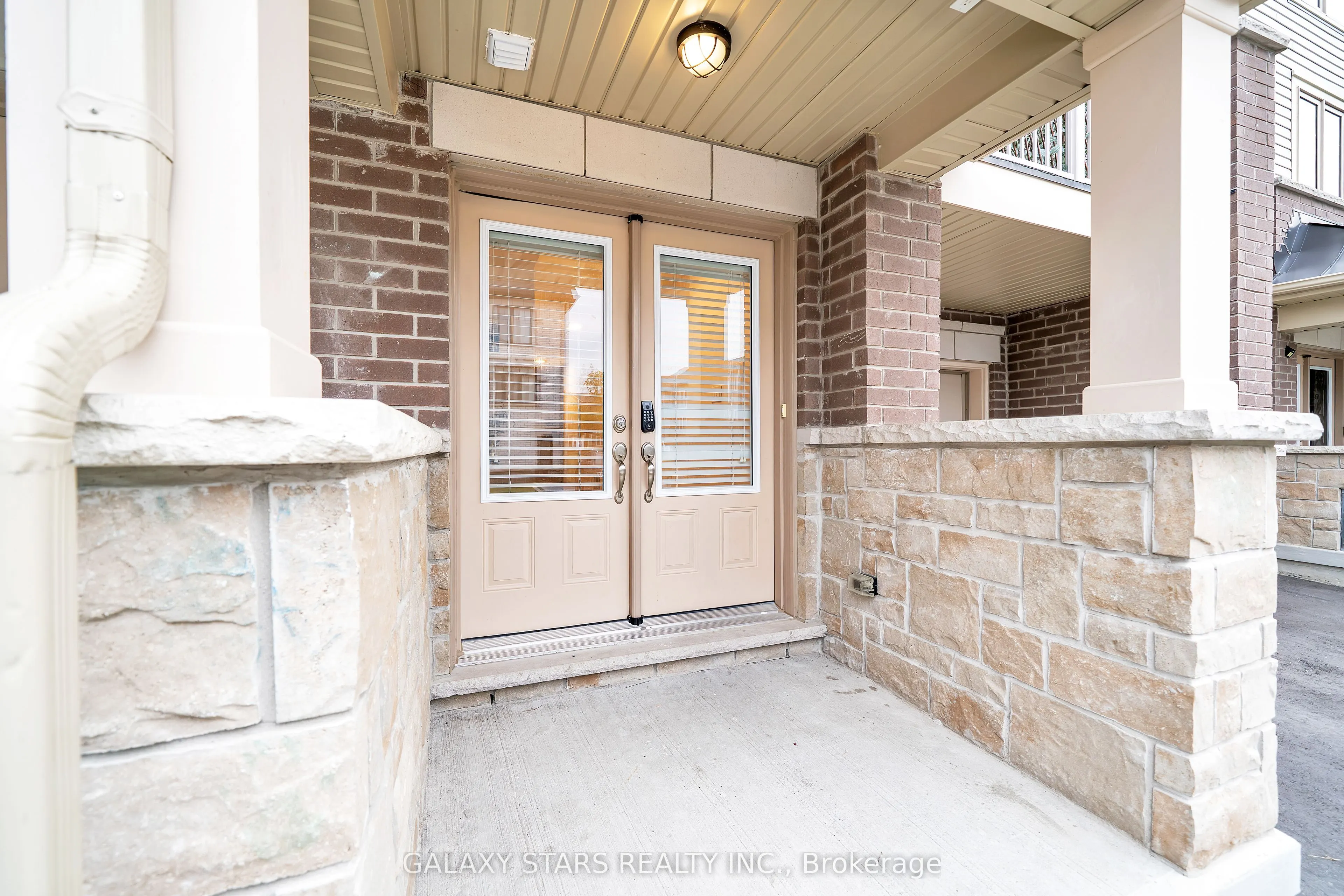 50 Ambereen Place