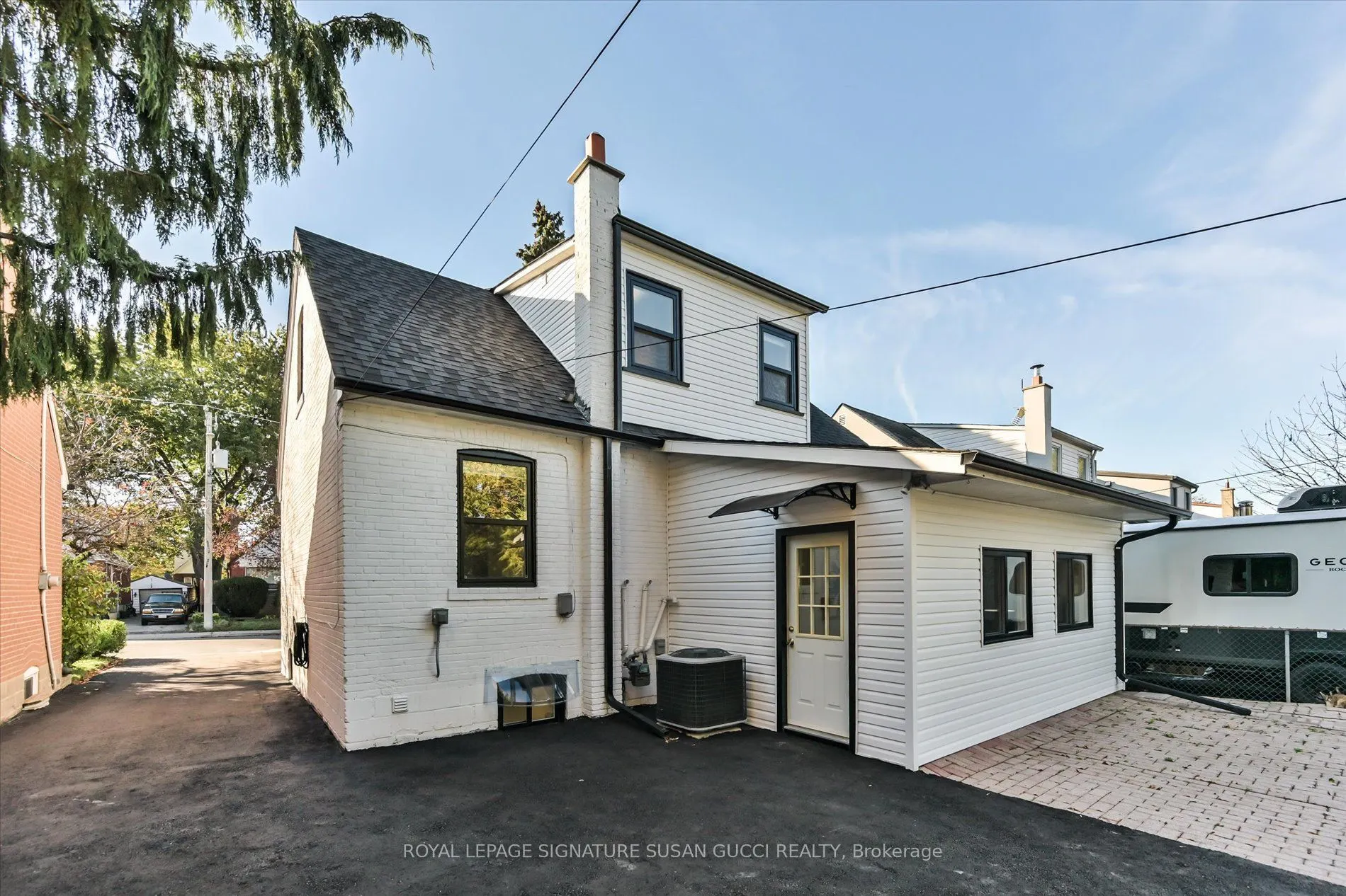 22 Holland Avenue