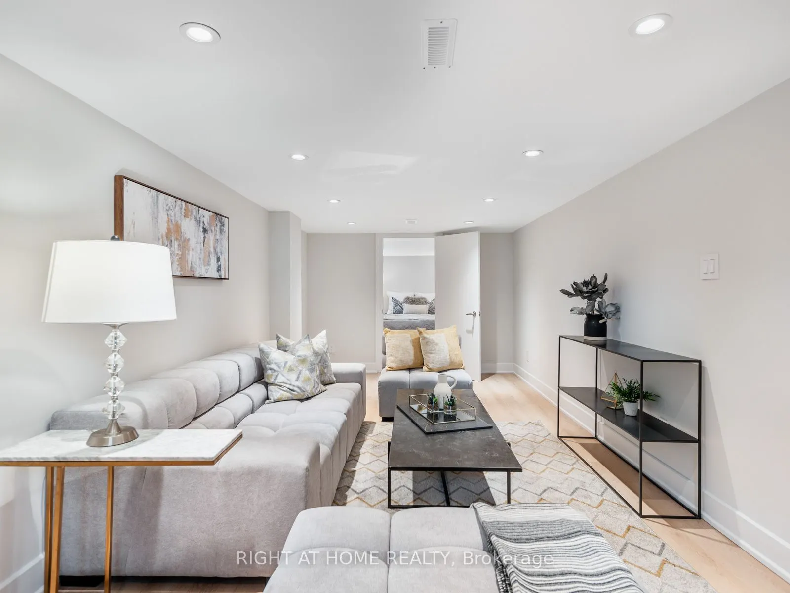 49 Amsterdam Avenue