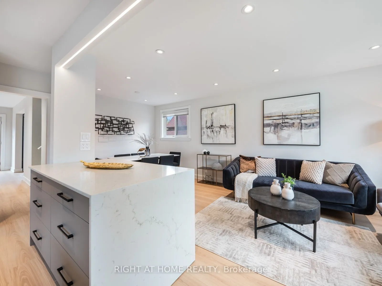 49 Amsterdam Avenue