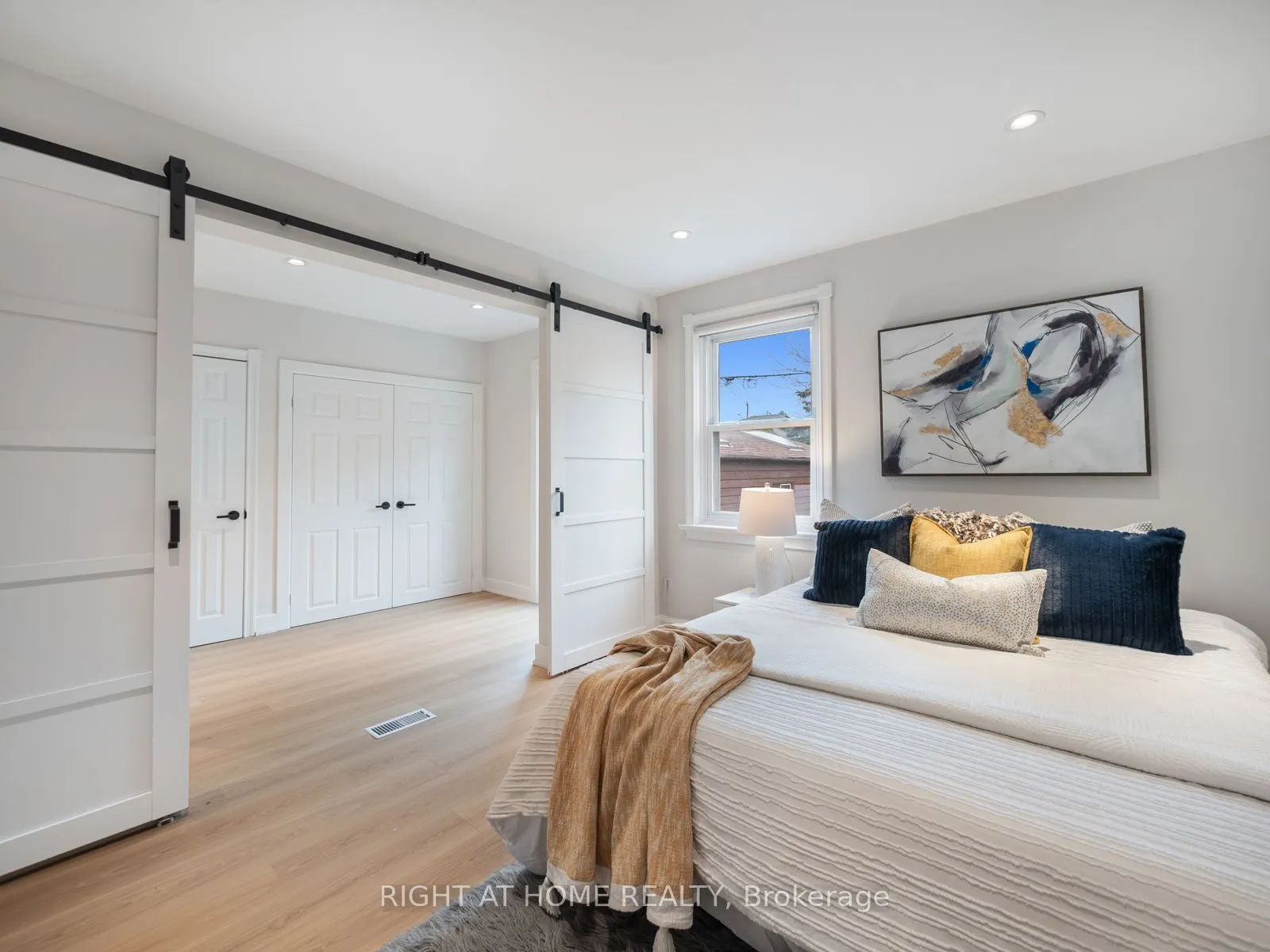 49 Amsterdam Avenue
