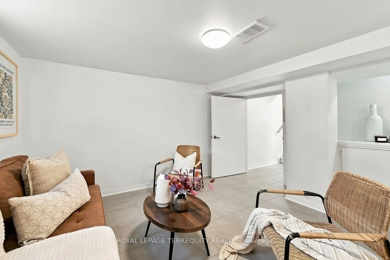 172 Central Park Boulevard S