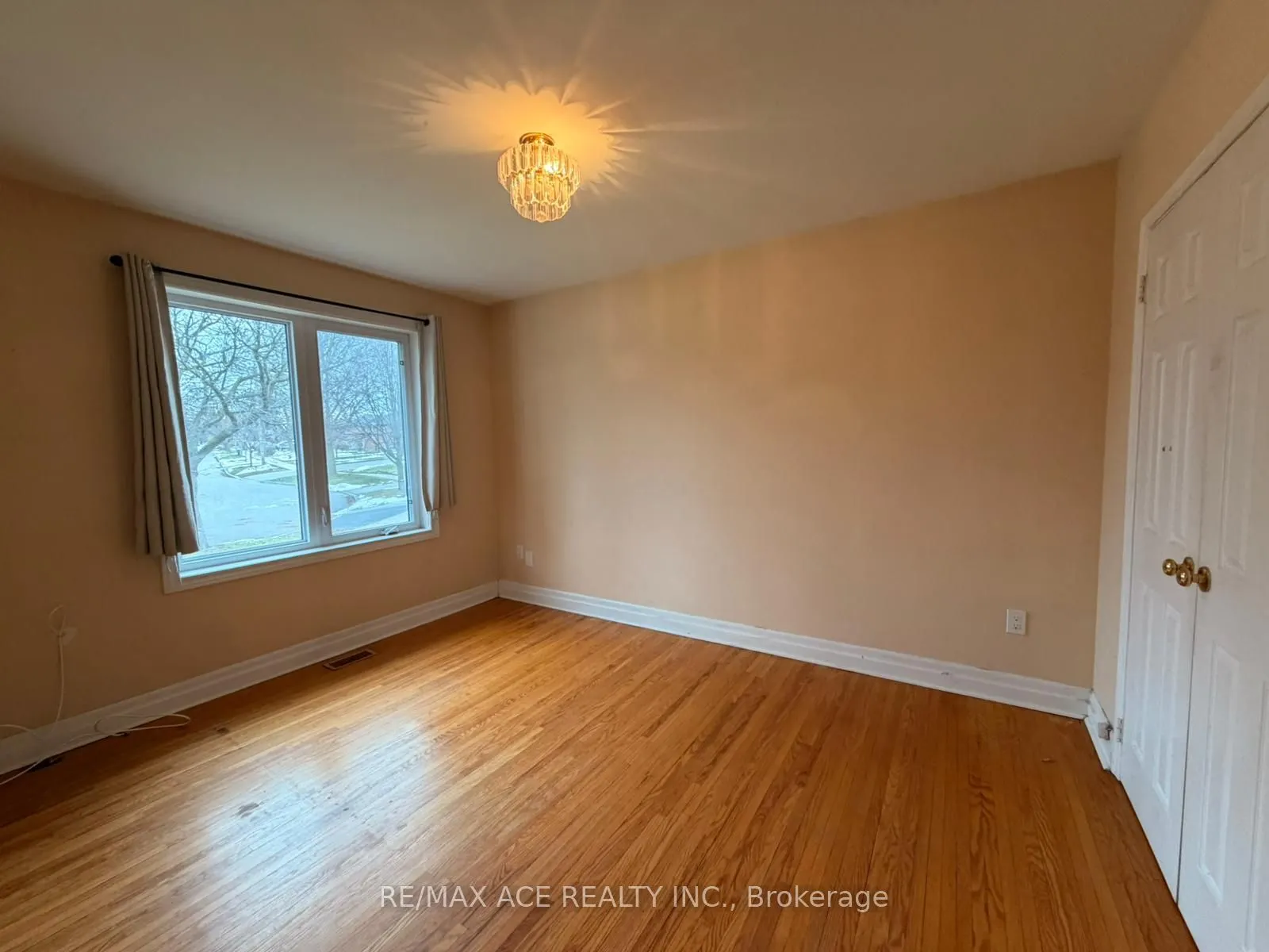 48 Ronway Crescent #Main