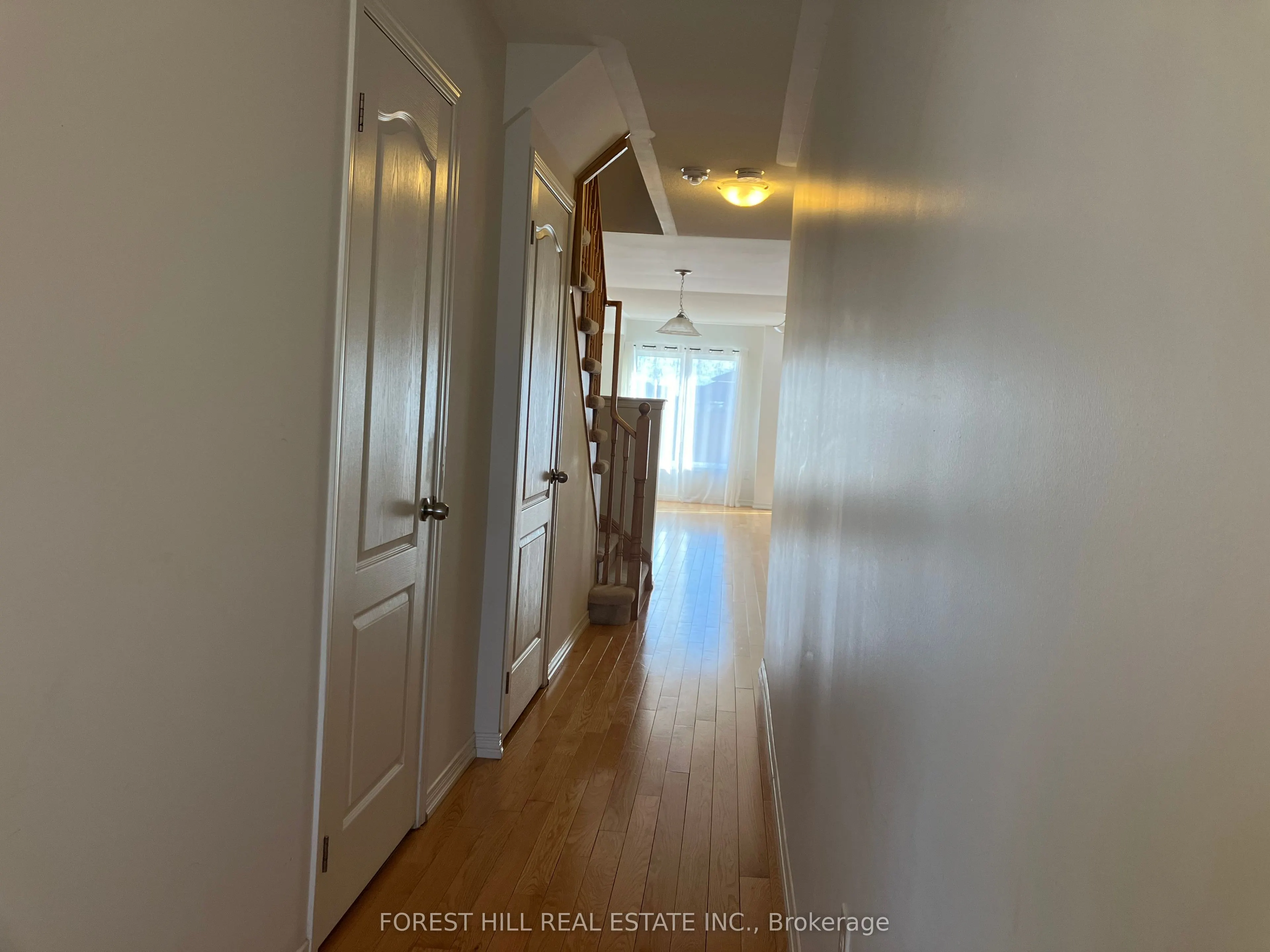 2448 Equestrian Crescent