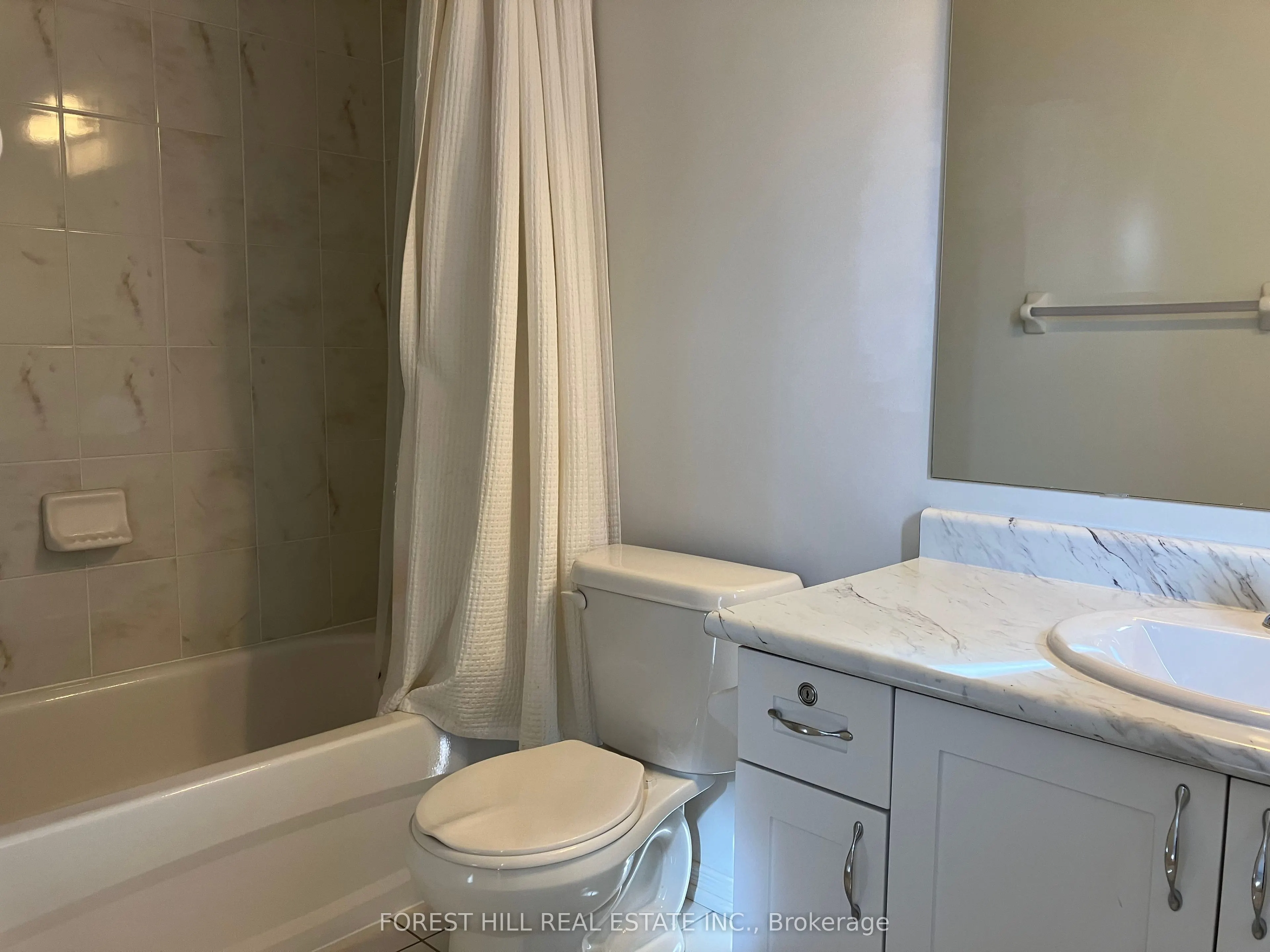 2448 Equestrian Crescent