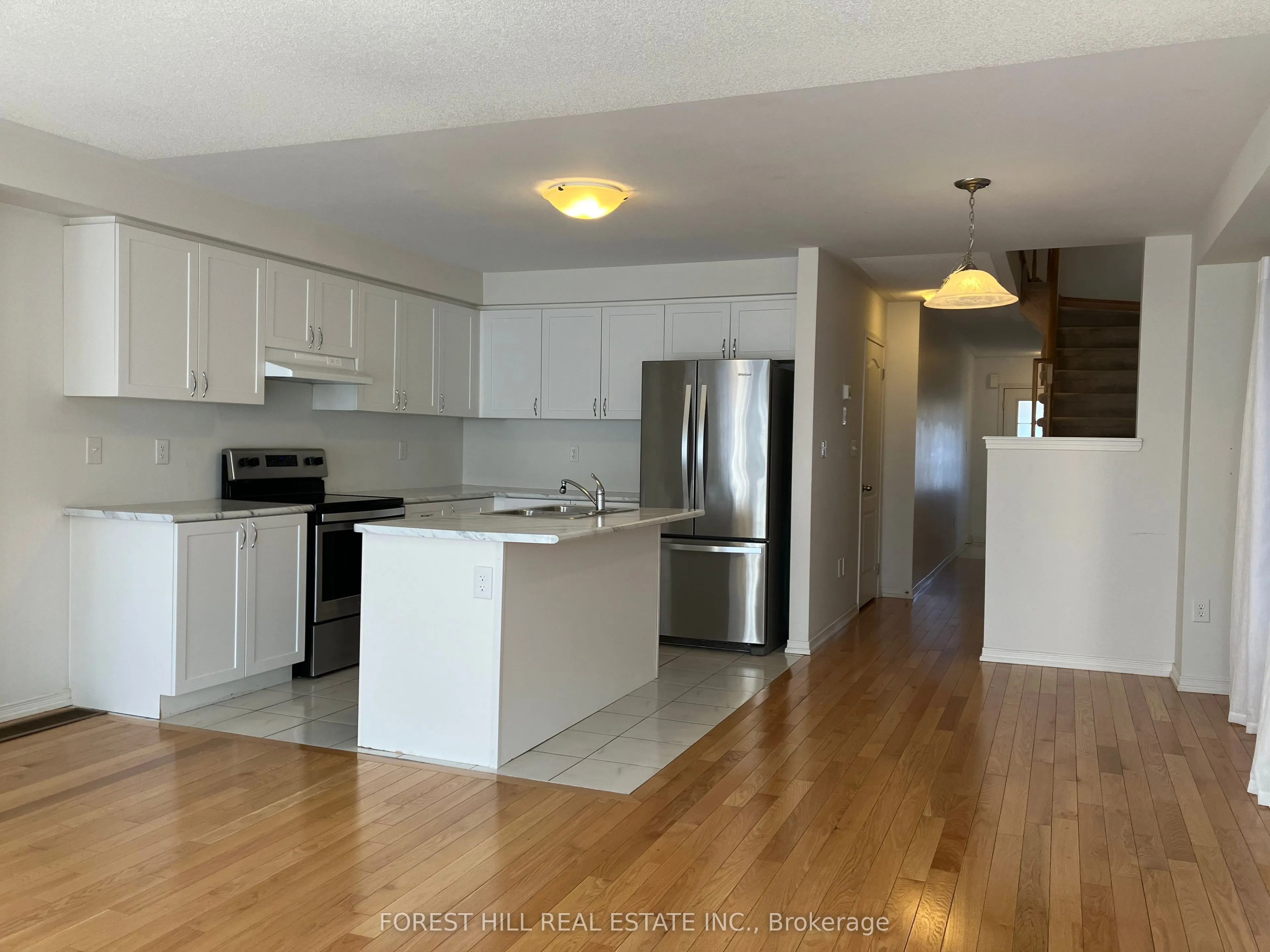 2448 Equestrian Crescent